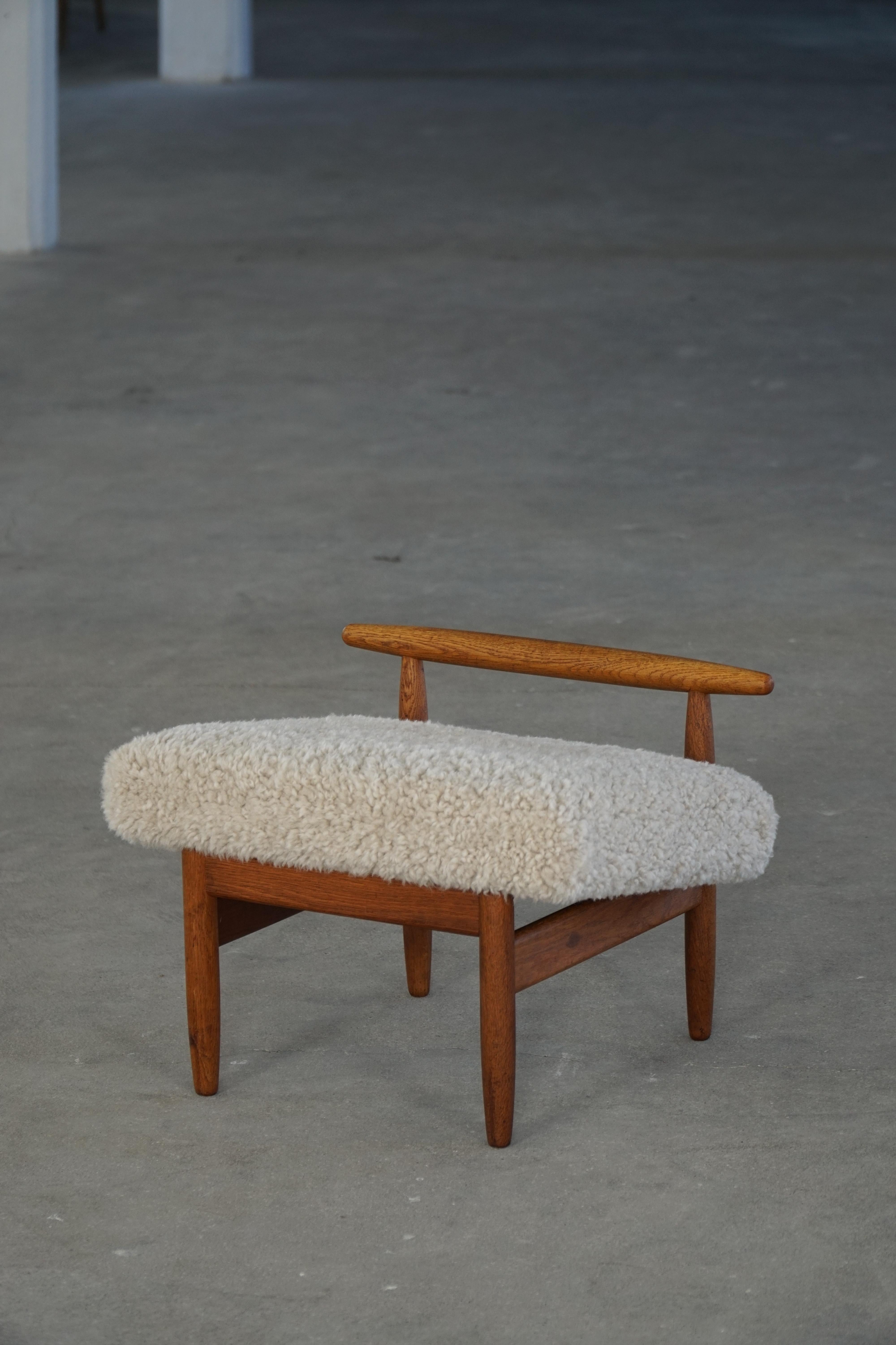 Eivind A. Johansen, Sgabello in Oak con rivestimento in lana d'agnello per FDB Møbler in vendita 2