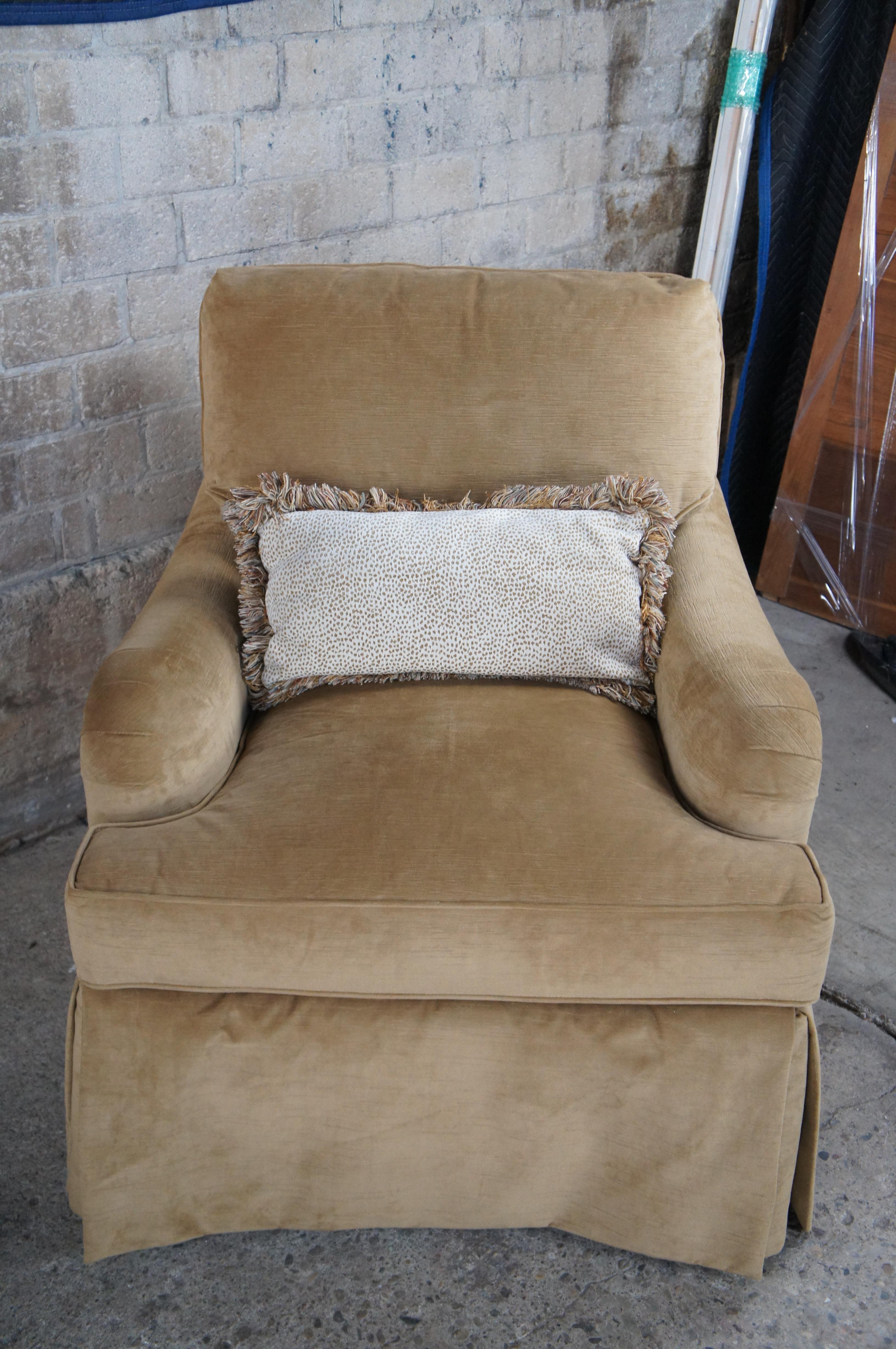 Fauteuils de bibliothèque Swivel Club Lounge de Victor Carlisle en vente 4