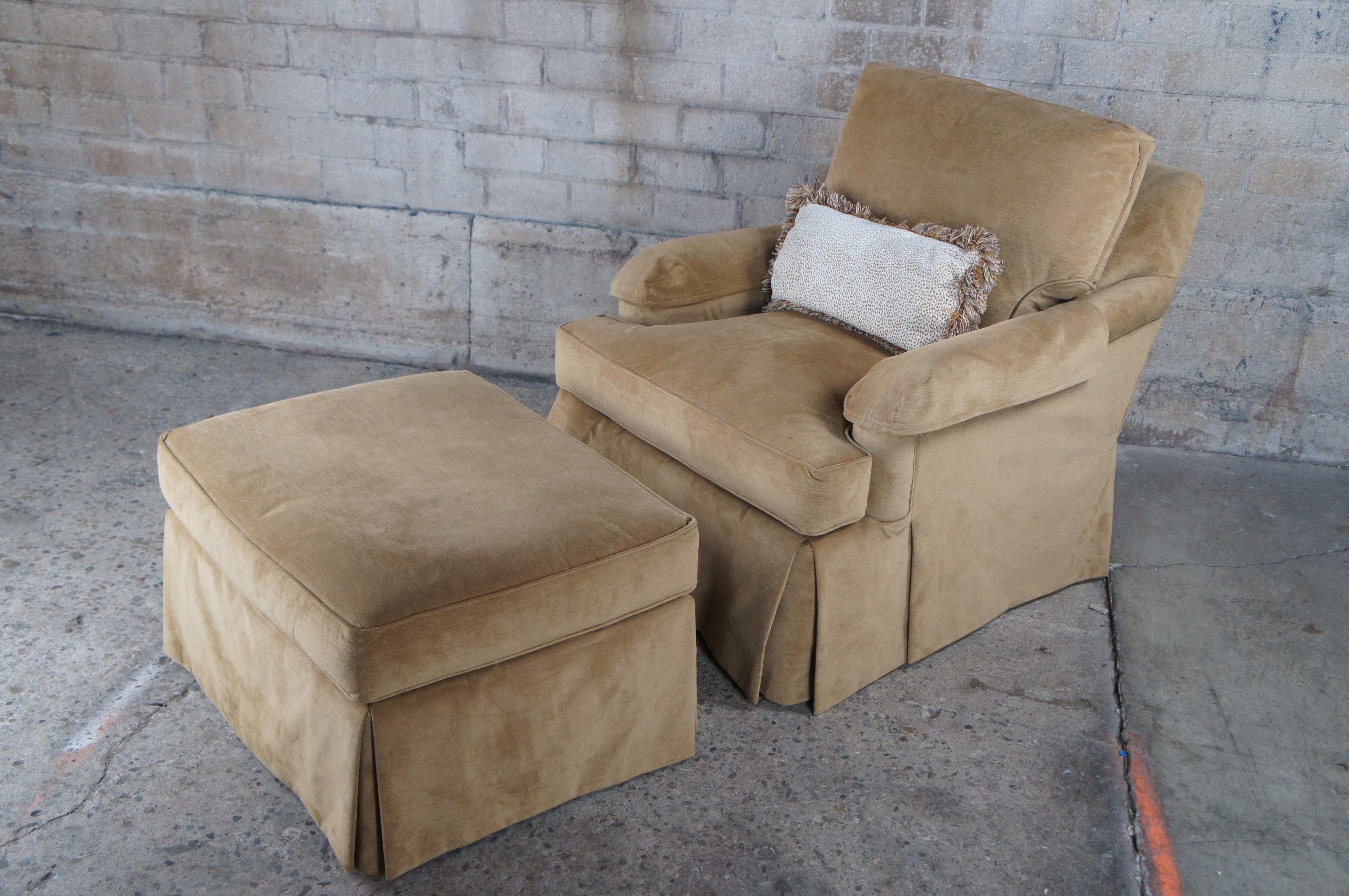 Tissu d'ameublement Fauteuils de bibliothèque Swivel Club Lounge de Victor Carlisle en vente