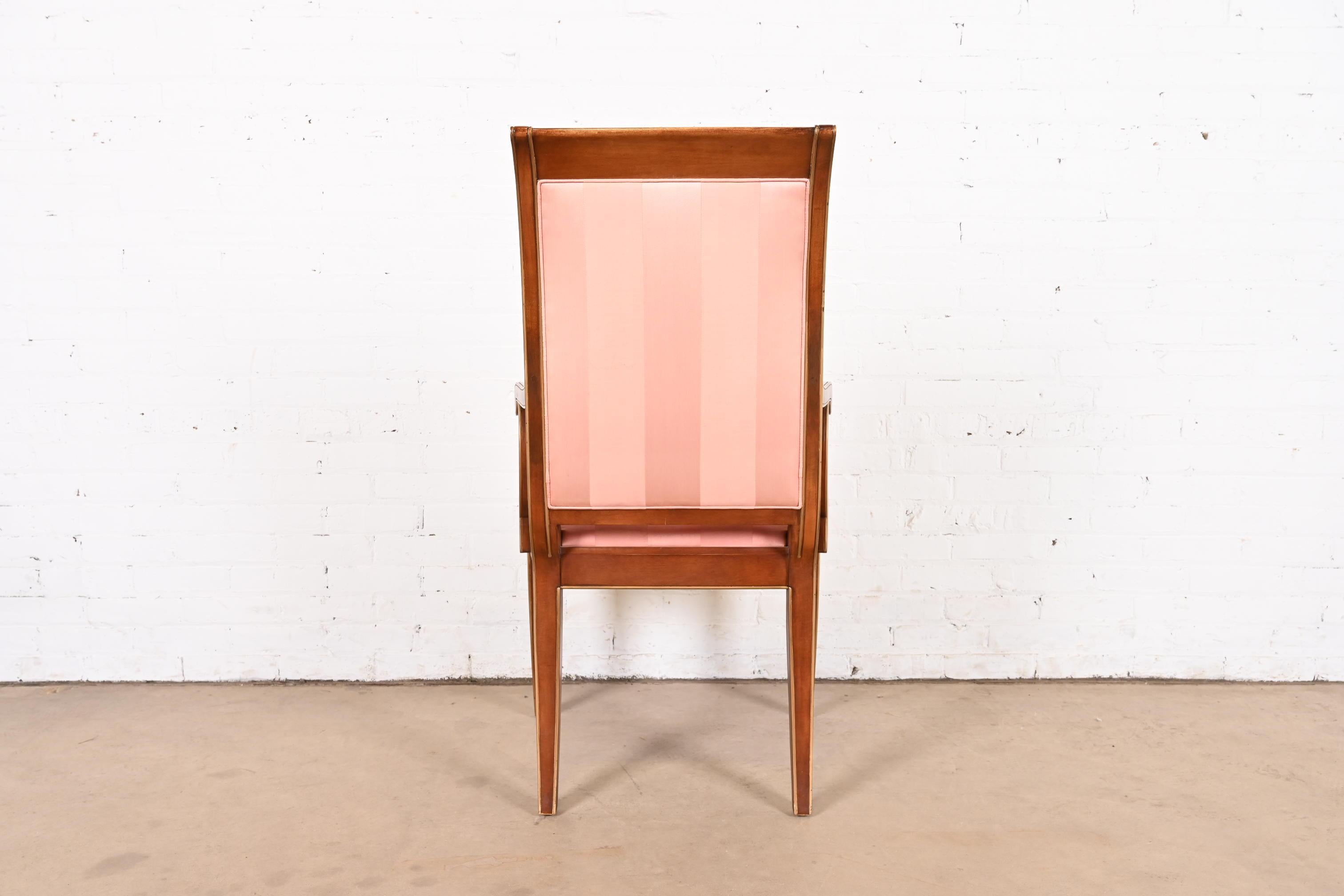 Chaises de salle à manger en acajou sculpté et doré, série de six, de style Régence, EJ Victor en vente 7