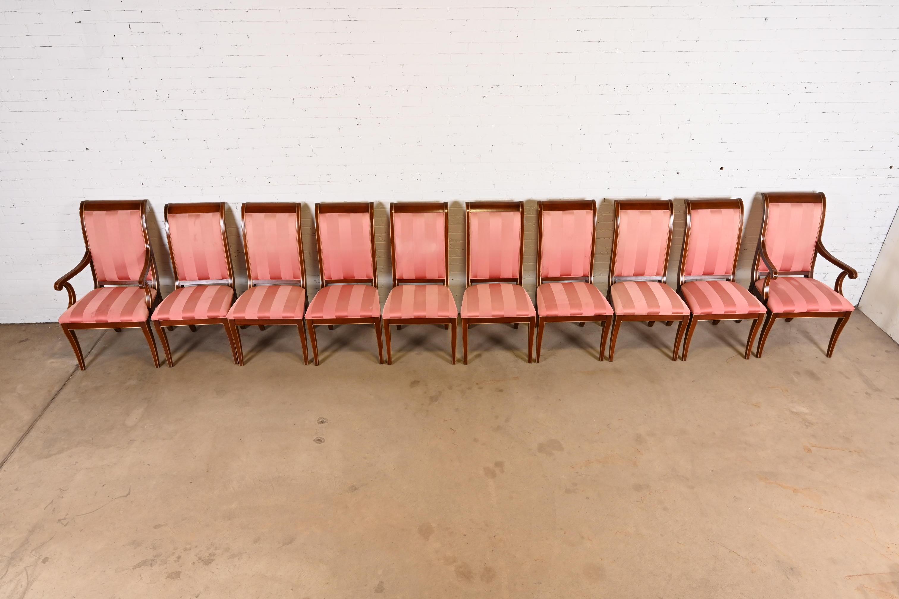 EJ Victor Regency Esszimmerstühle aus geschnitztem Mahagoni und vergoldetem Gold, Set von zehn Stühlen im Angebot 1