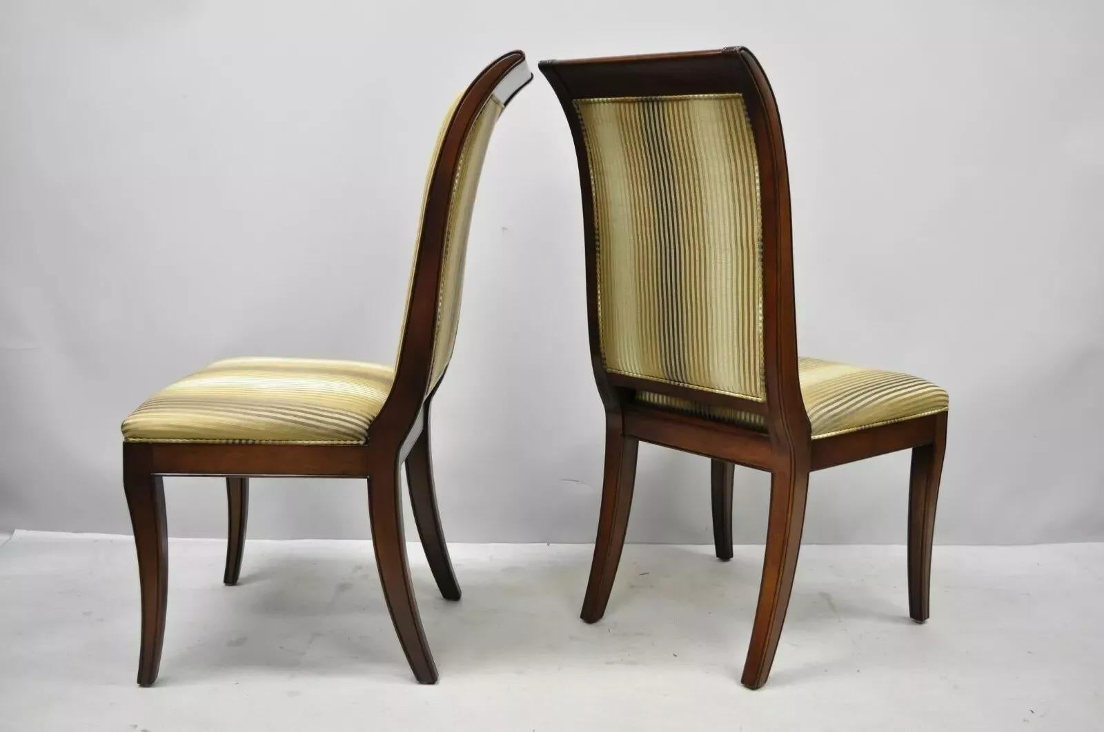 E.J. Sedie da sala da pranzo in mogano con gambe a sciabola in stile Victor Regency - una coppia in vendita 4