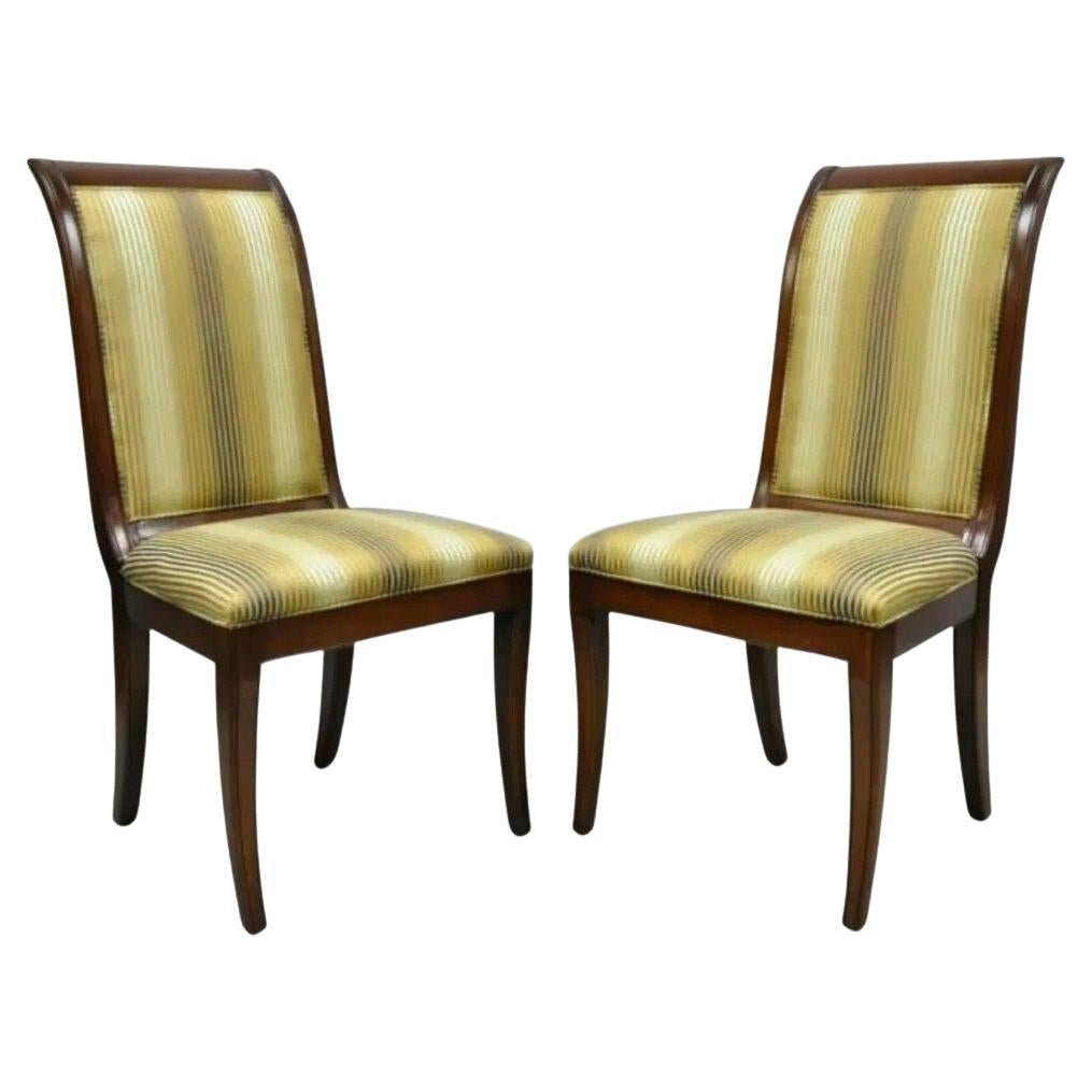 E.J. Sedie da sala da pranzo in mogano con gambe a sciabola in stile Victor Regency - una coppia