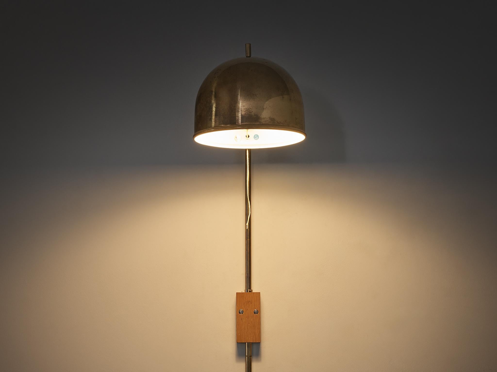 Eje Ahlgren for Bergboms 'V-75' Wall Light in Brass In Good Condition For Sale In Waalwijk, NL