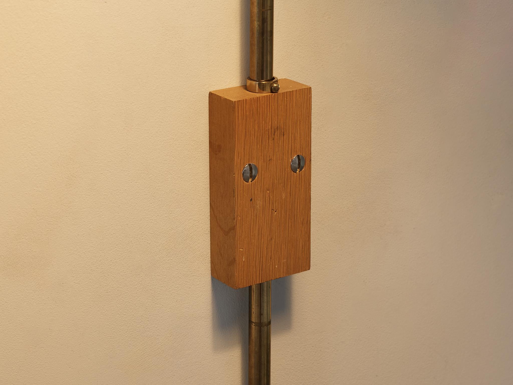 Eje Ahlgren for Bergboms 'V-75' Wall Light in Brass For Sale 1