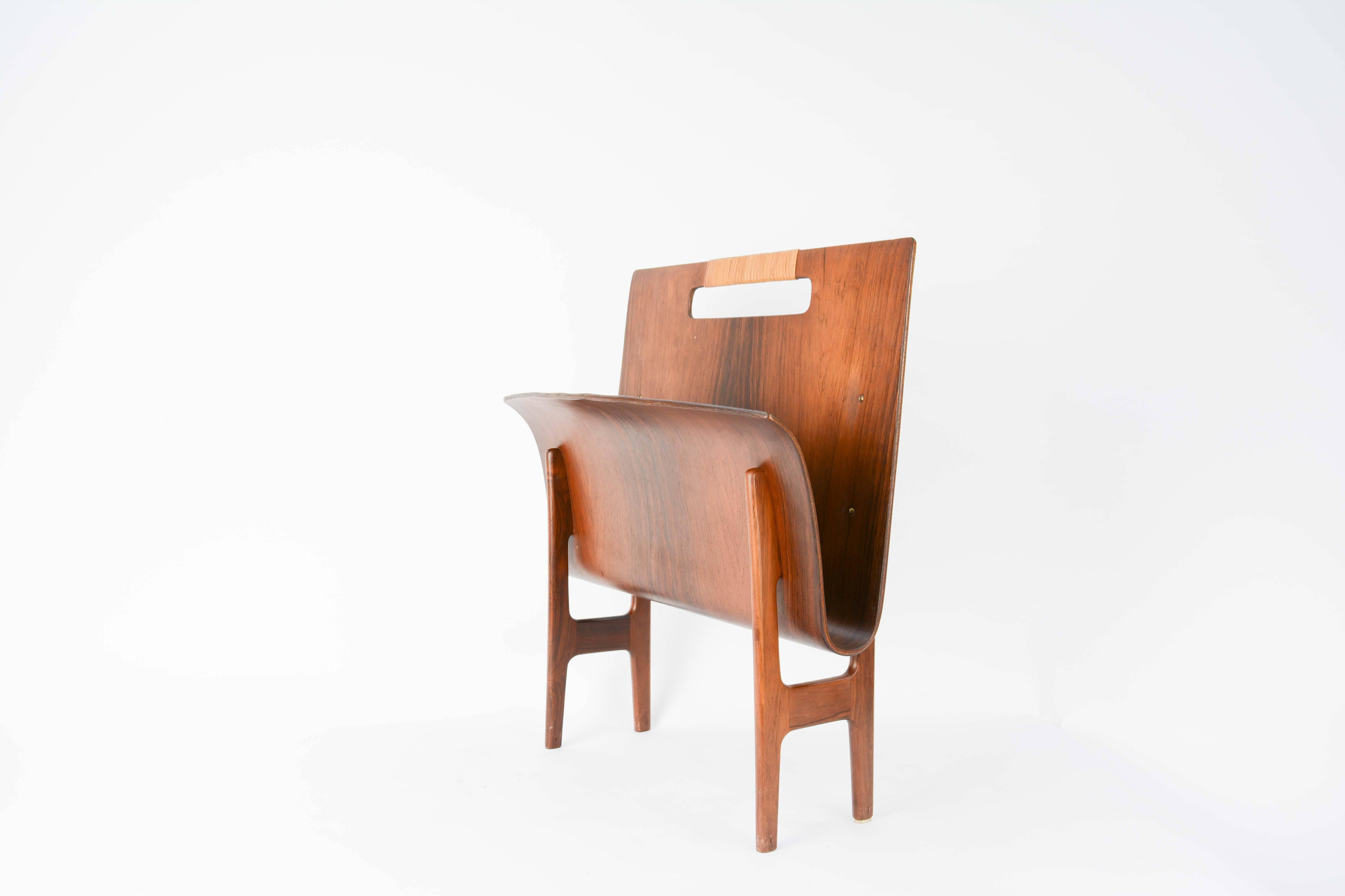 Mid-20th Century Ejnar Larsen & Axel Bender Madsen Rosewood Magazine Stand from Denmark For Sale