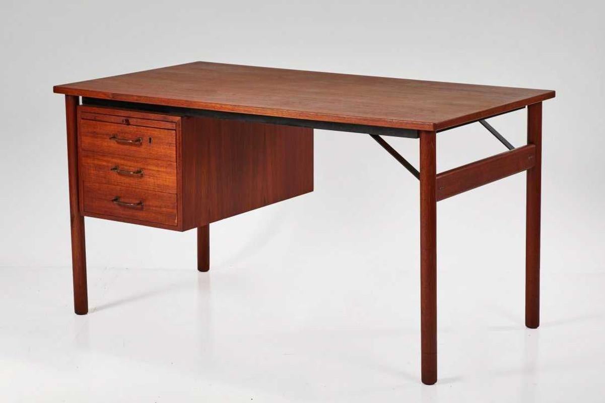 Ejnar Larsen and Aksel Bender Madsen Desk In Good Condition In Pasadena, CA