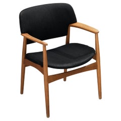 Ejnar Larsen y Axel Bender Madsen para Fritz Hansen Sillón de roble