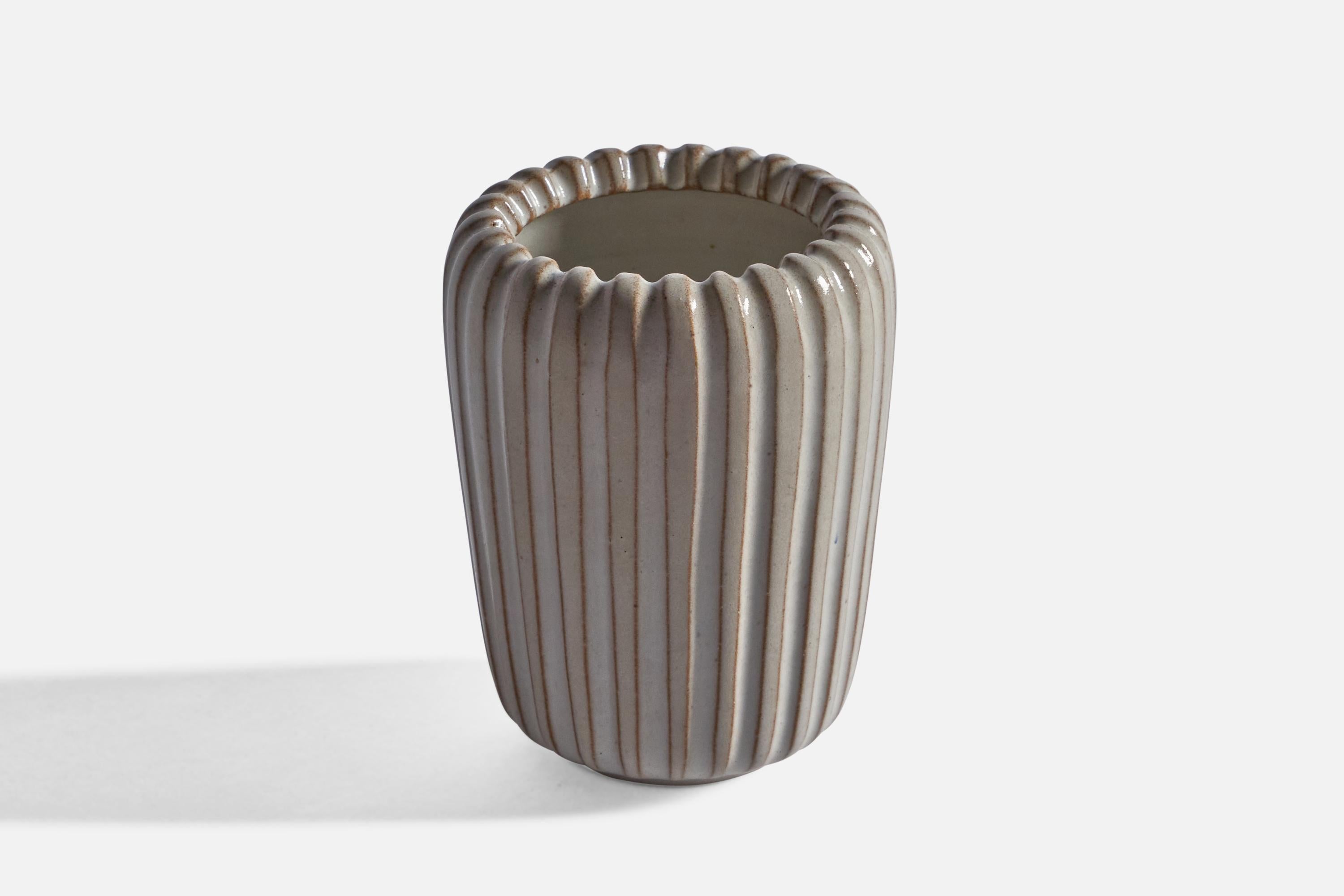 Danish Ejner Johansen, Vase, Stoneware, Denmark, 1960s For Sale
