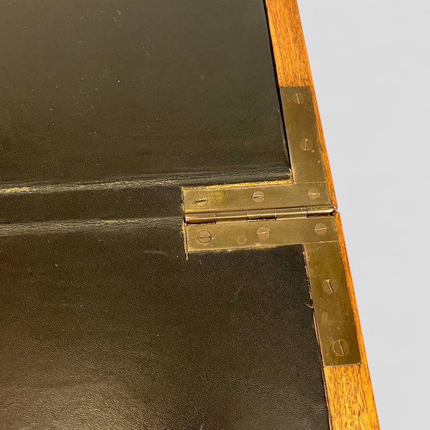 Ejner Larsen & Aksel Bender Madsen. A rare model 2084 writing desk. im Angebot 12