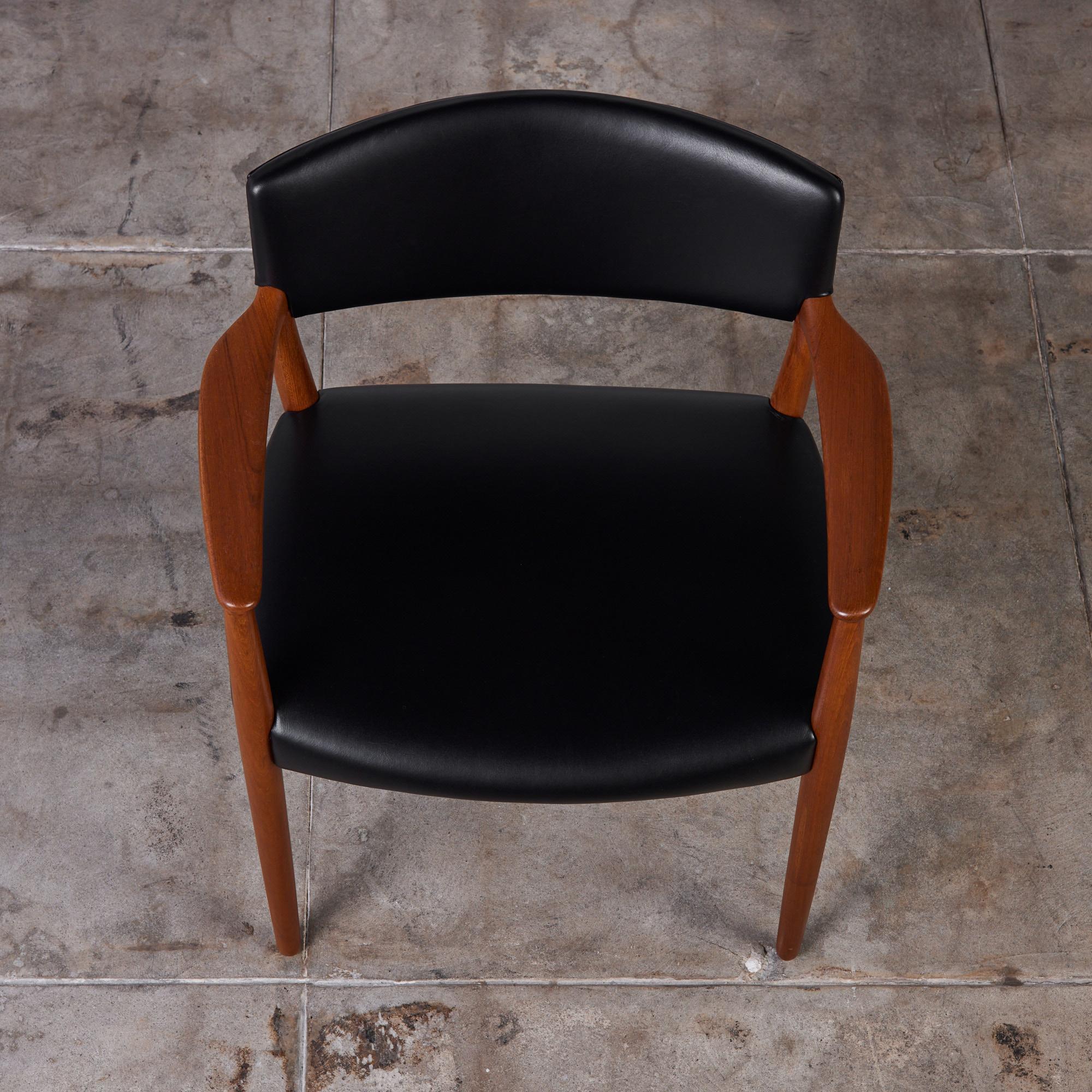 Ejner Larsen & Aksel Bender Madsen Leather & Teak Chair for Willy Beck For Sale 4