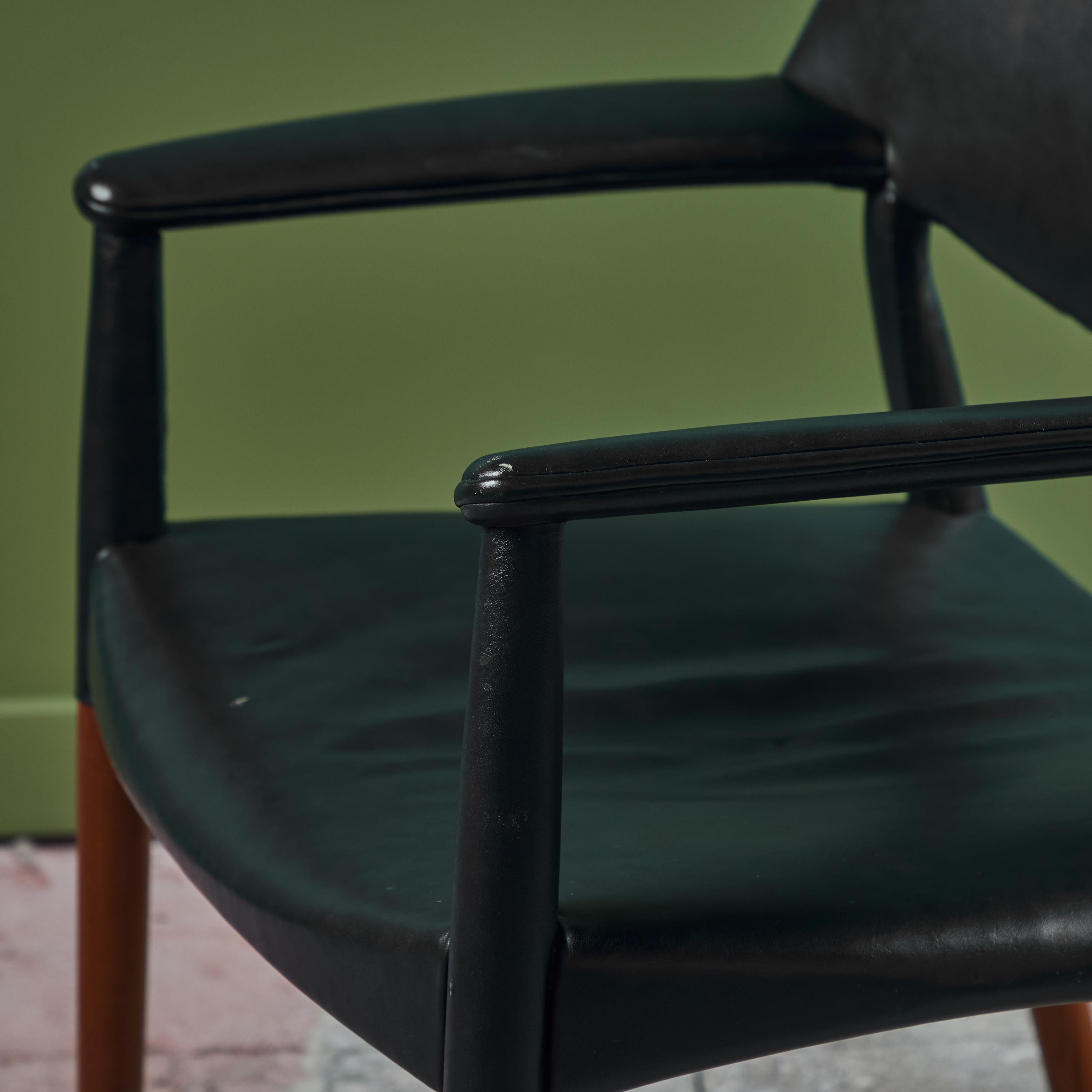 Ejner Larsen & Aksel Bender Madsen Leather Wrapped Teak Chair for Willy Beck For Sale 3