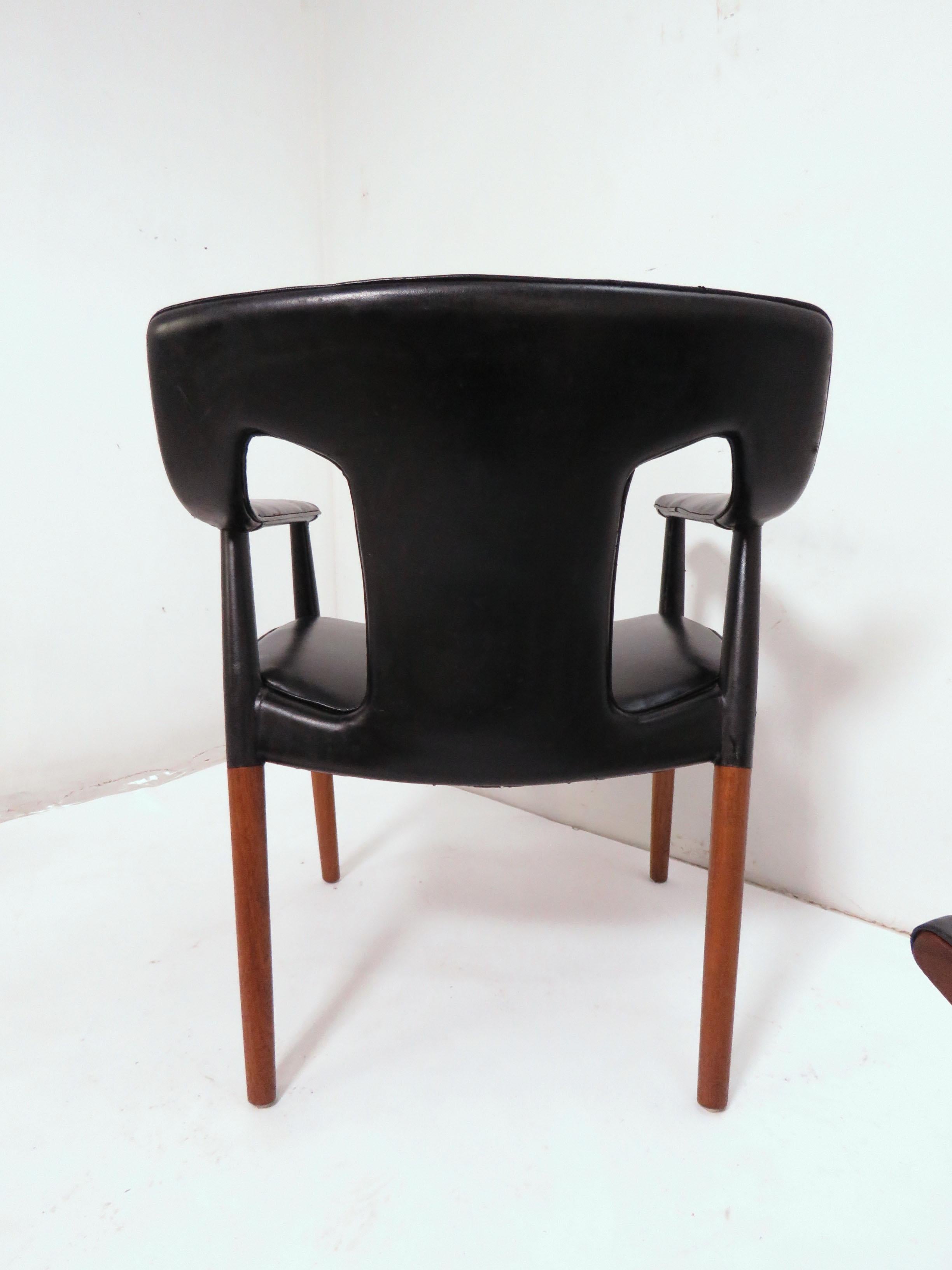 Ejner Larsen and A. Bender Madsen Danish Teak Lounge Chair and Ottoman Set For Sale 7