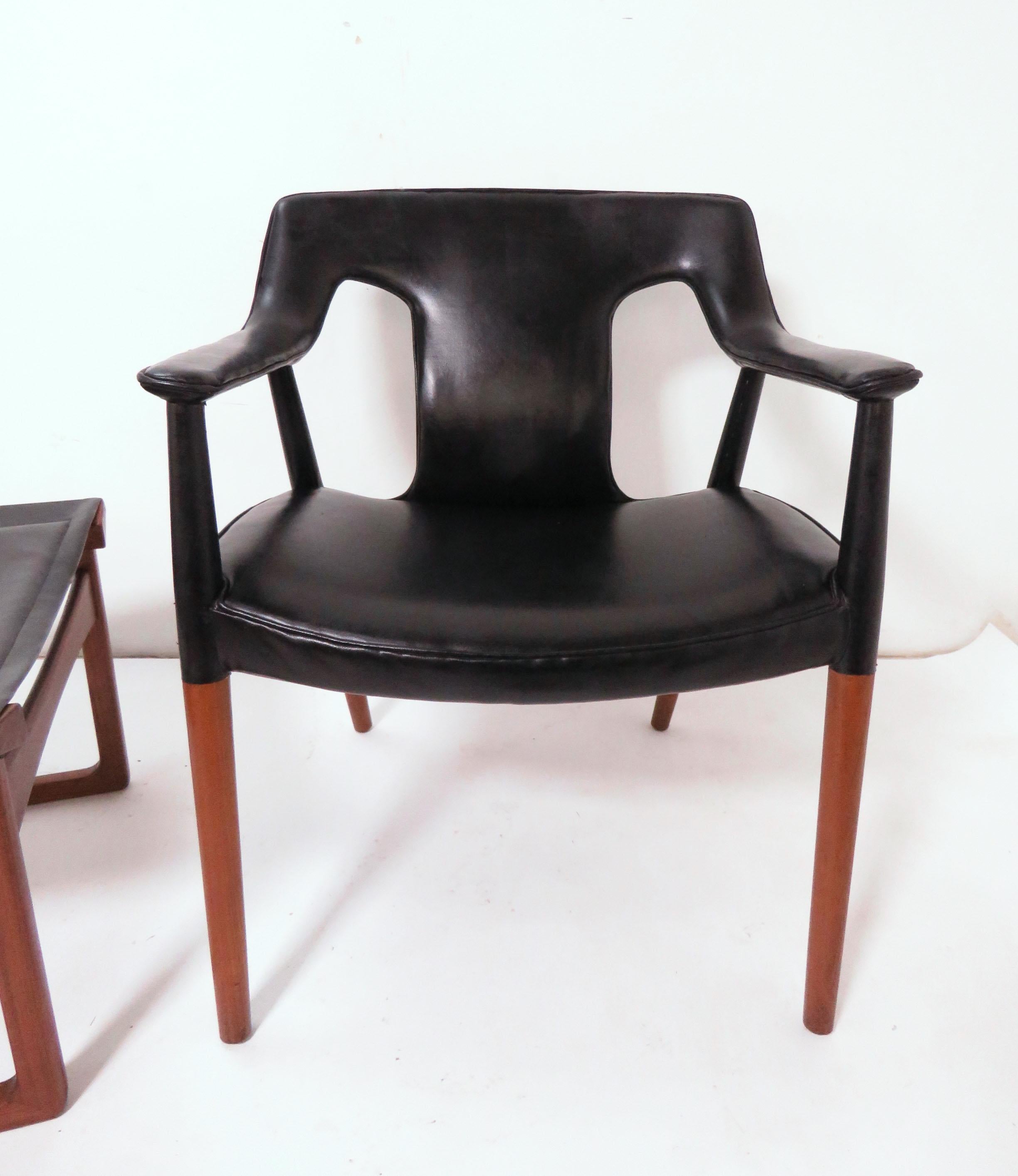 Mid-20th Century Ejner Larsen and A. Bender Madsen Danish Teak Lounge Chair and Ottoman Set For Sale