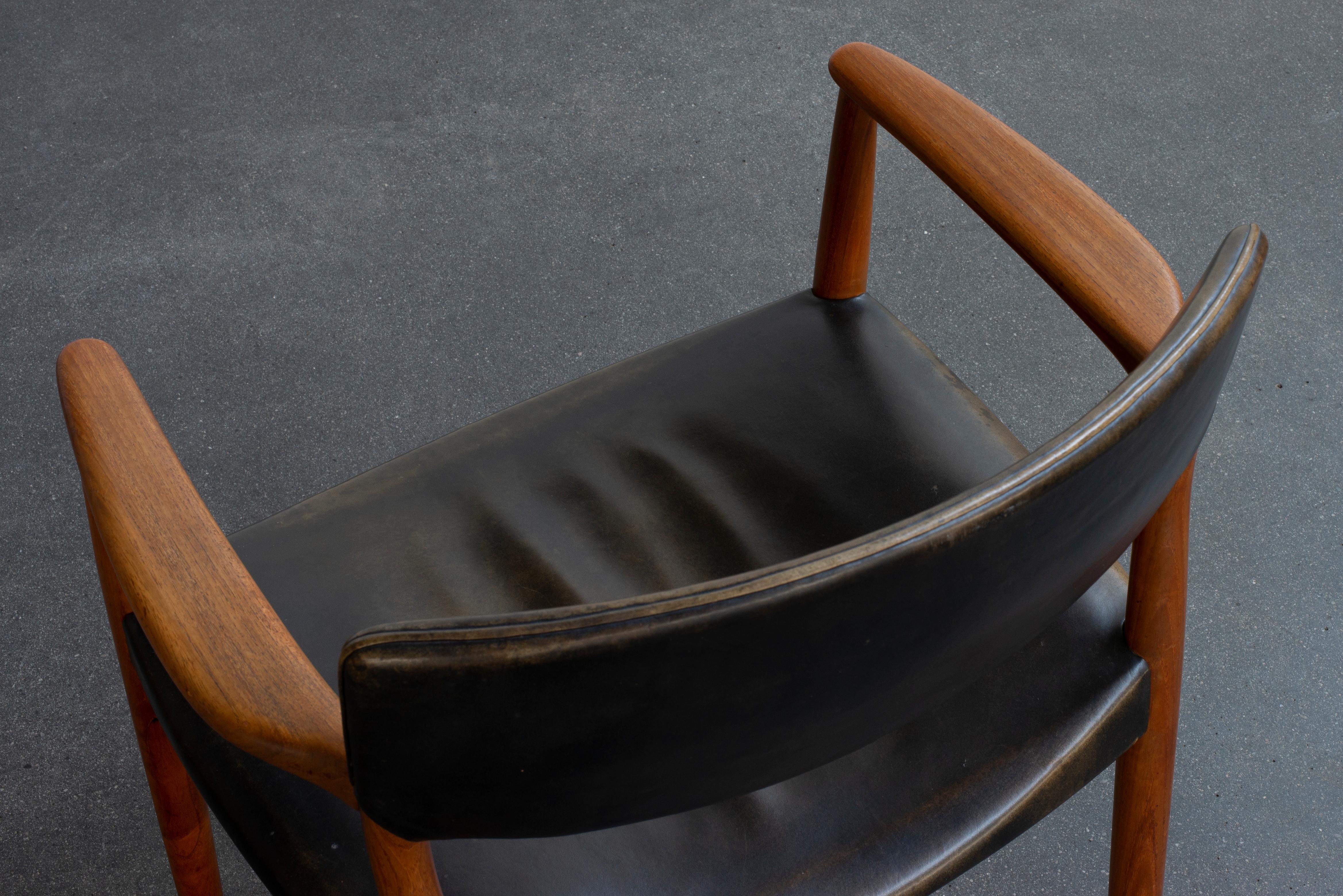 Ejner Larsen and Aksel Bender Madsen Armchair for Willy Beck In Good Condition For Sale In Copenhagen, DK