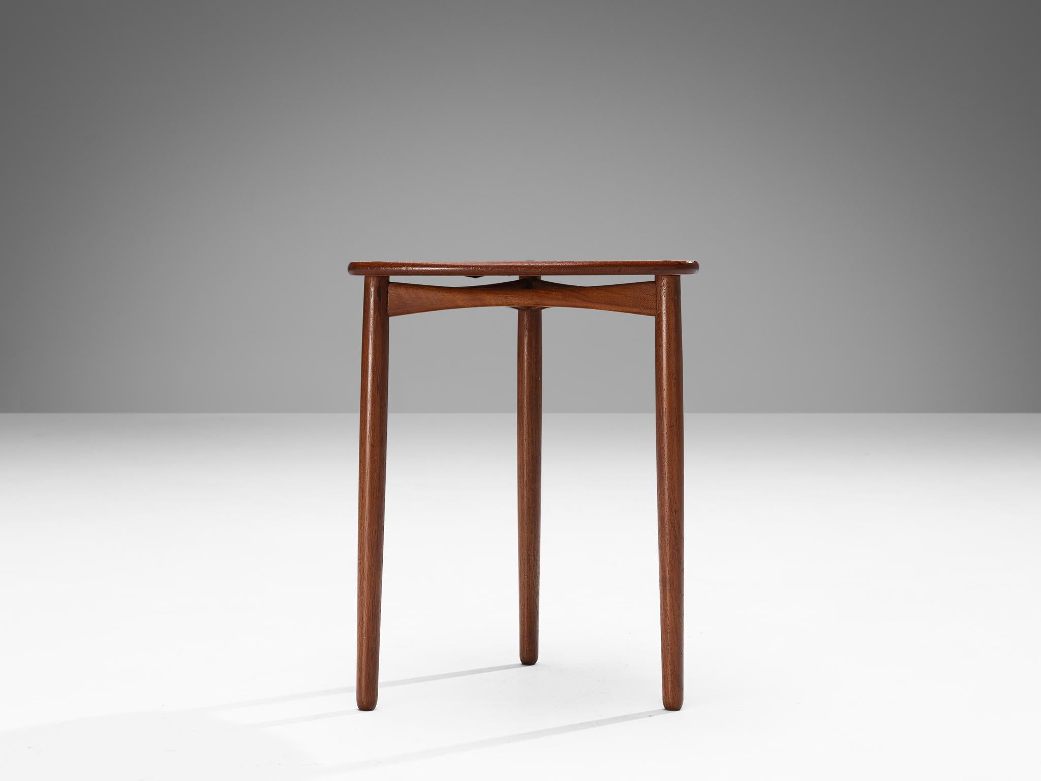 Mid-20th Century Ejner Larsen and Aksel Bender Madsen Nesting Tables in Teak 