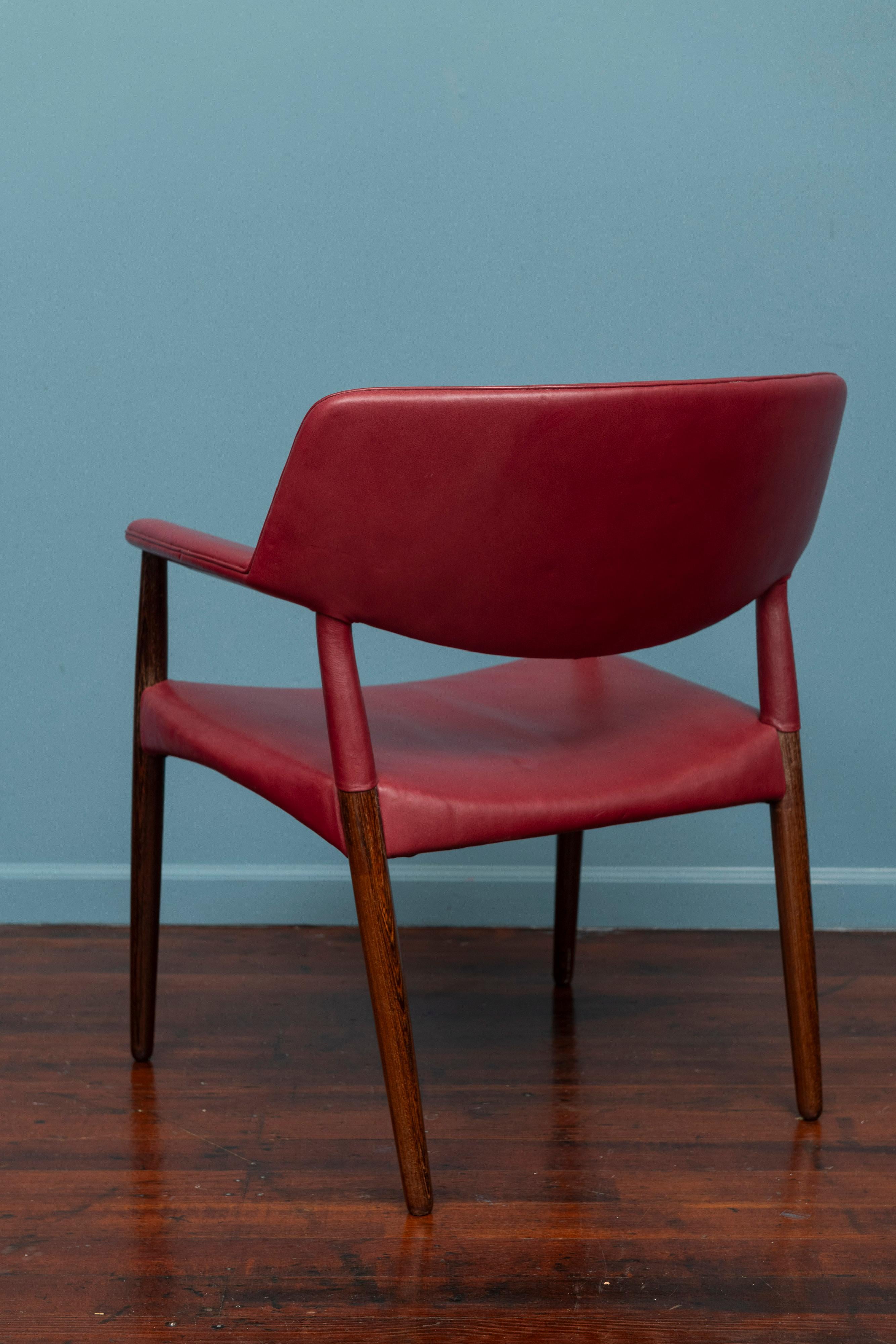 Cuir Fauteuil Ejner Larson & Askel Bender Madsen pour Willy Beck en vente