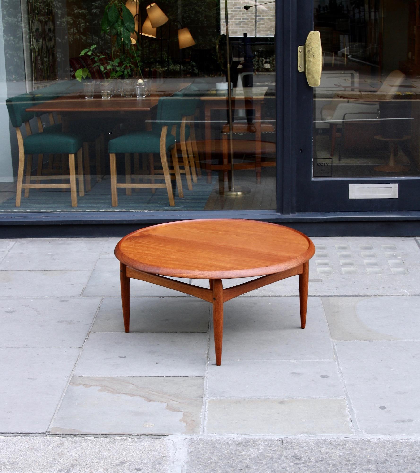 Ejvind A. Johansson Reversable Coffee Table Made by Ludvig Pontoppidan In Excellent Condition In London, GB