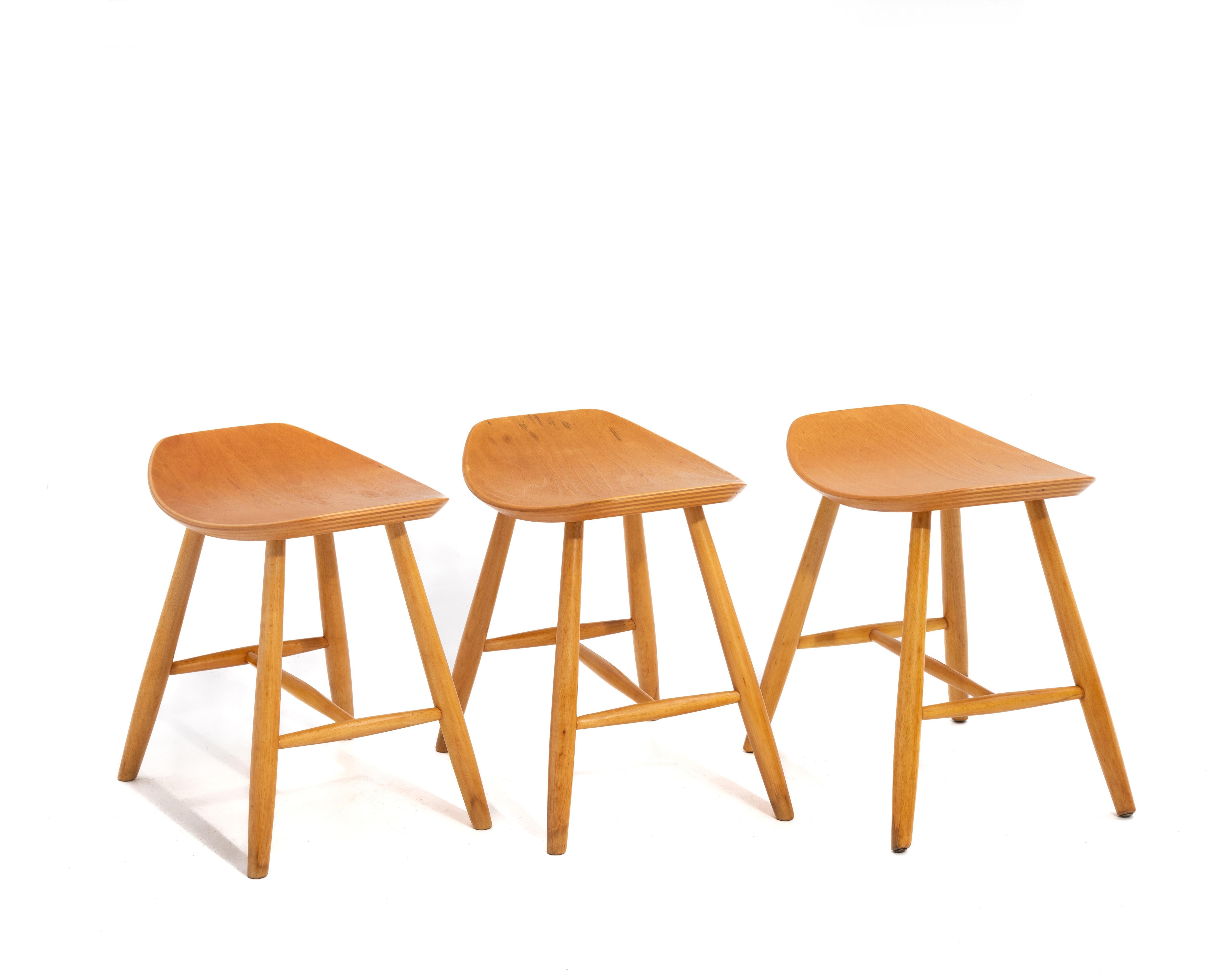 Mid-Century Modern Ejvind Johansson J36 Tabouret FDB Mobler Danemark 1960s Mid Century Modernity set of 3 en vente