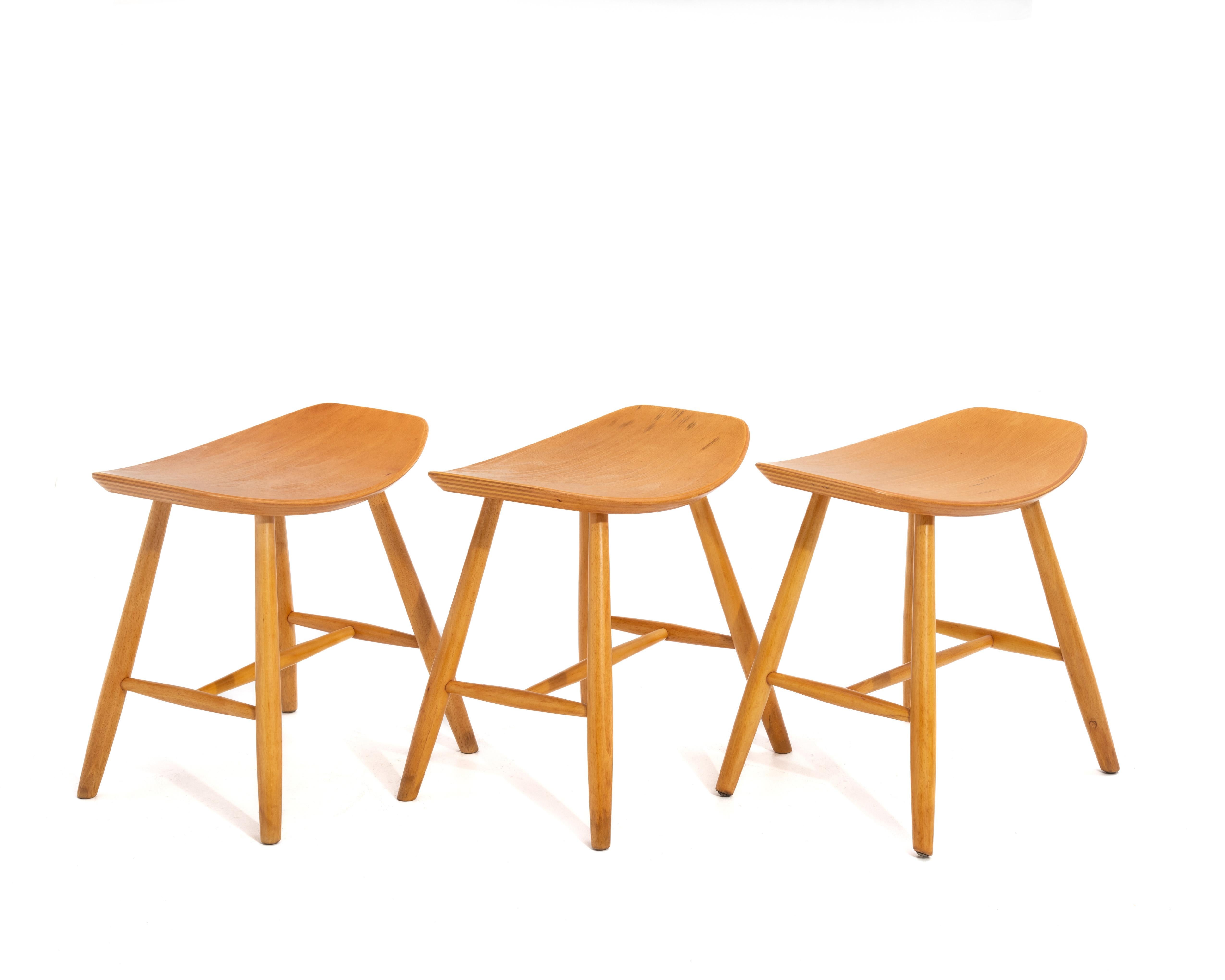 Danois Ejvind Johansson J36 Tabouret FDB Mobler Danemark 1960s Mid Century Modernity set of 3 en vente