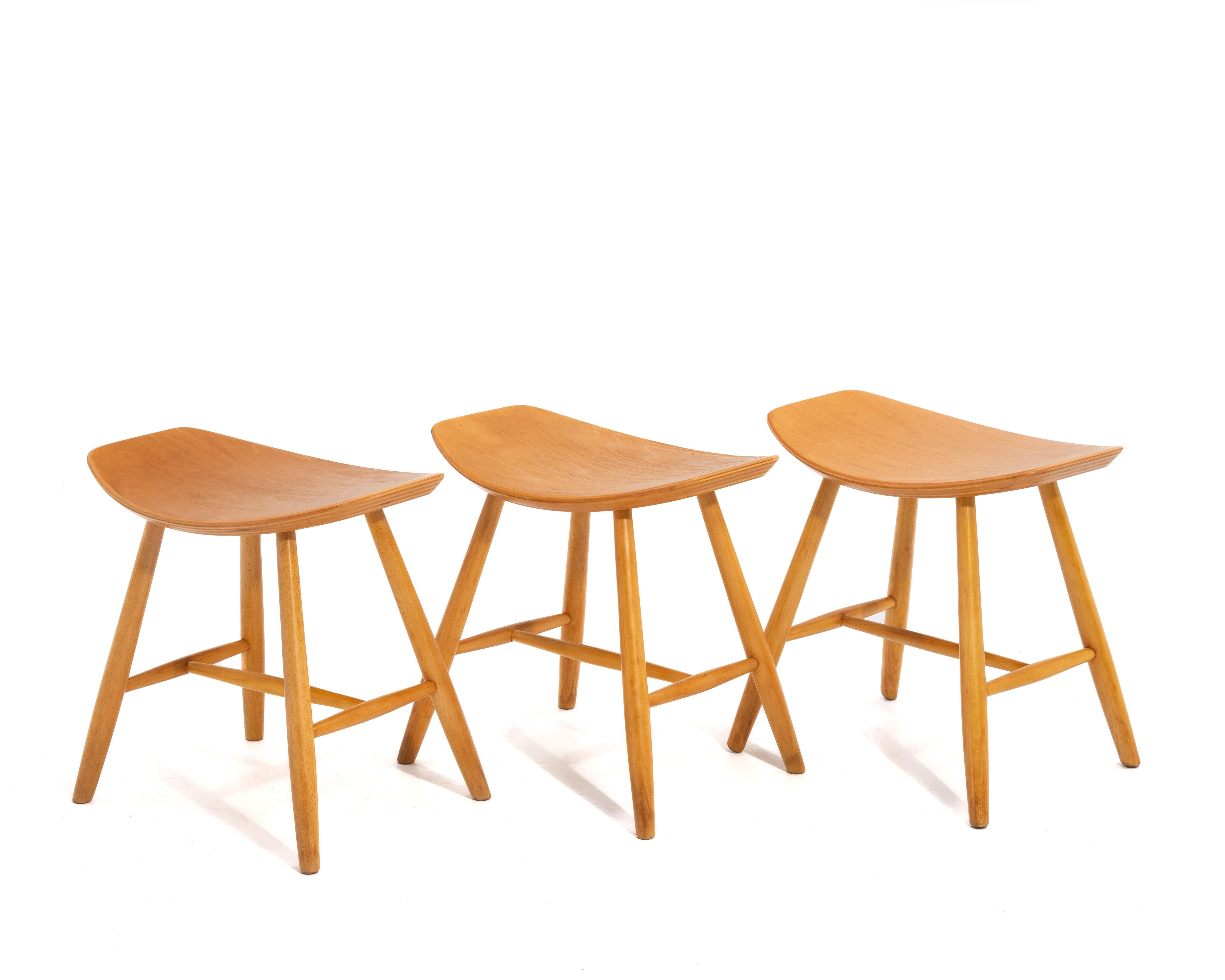 Ejvind Johansson J36 Tabouret FDB Mobler Danemark 1960s Mid Century Modernity set of 3 Bon état - En vente à Forest Grove, PA