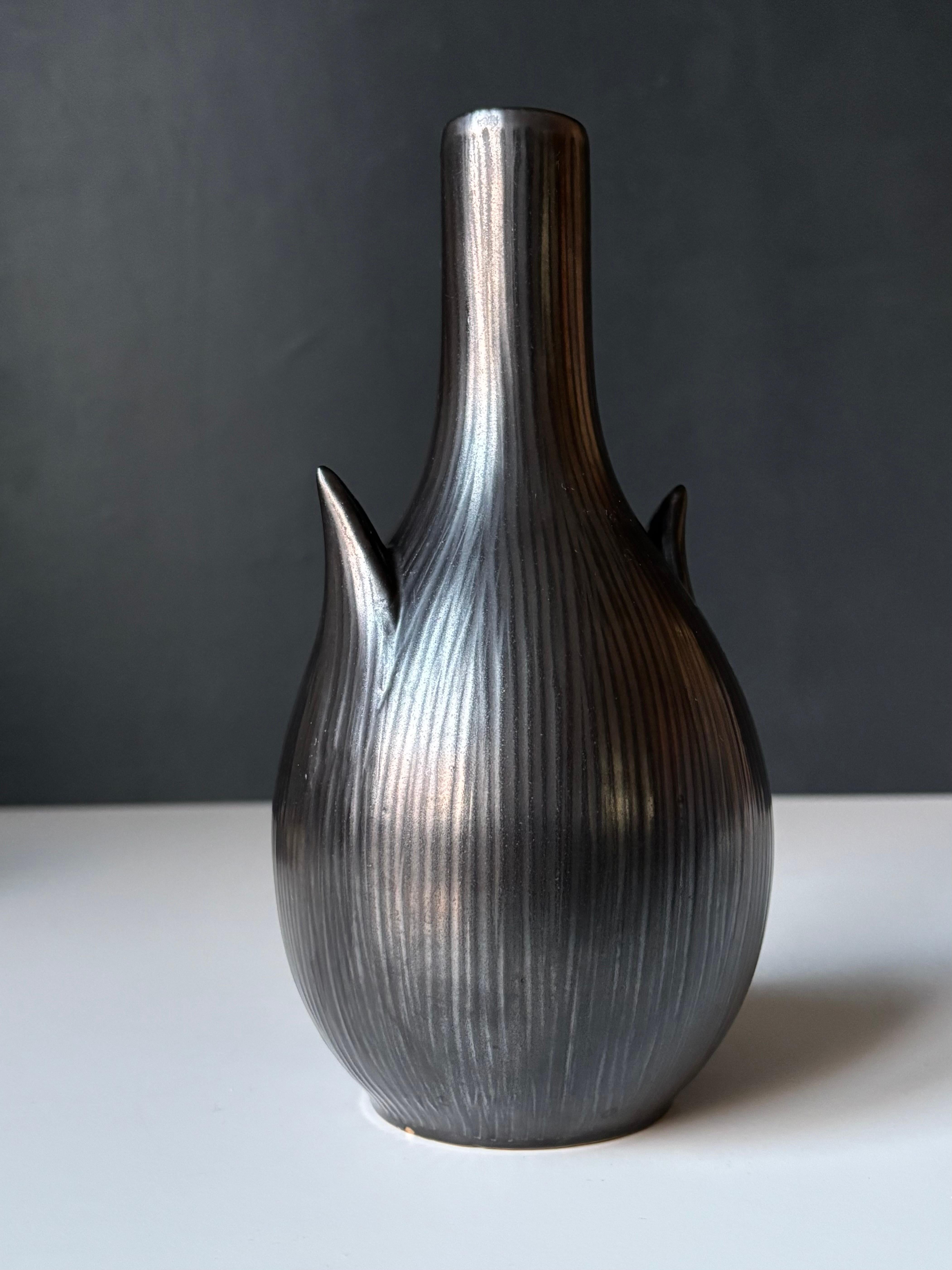 Mid-Century moderno Vaso in gres nero Ejvind Nielsen, Danimarca, anni '60 in vendita