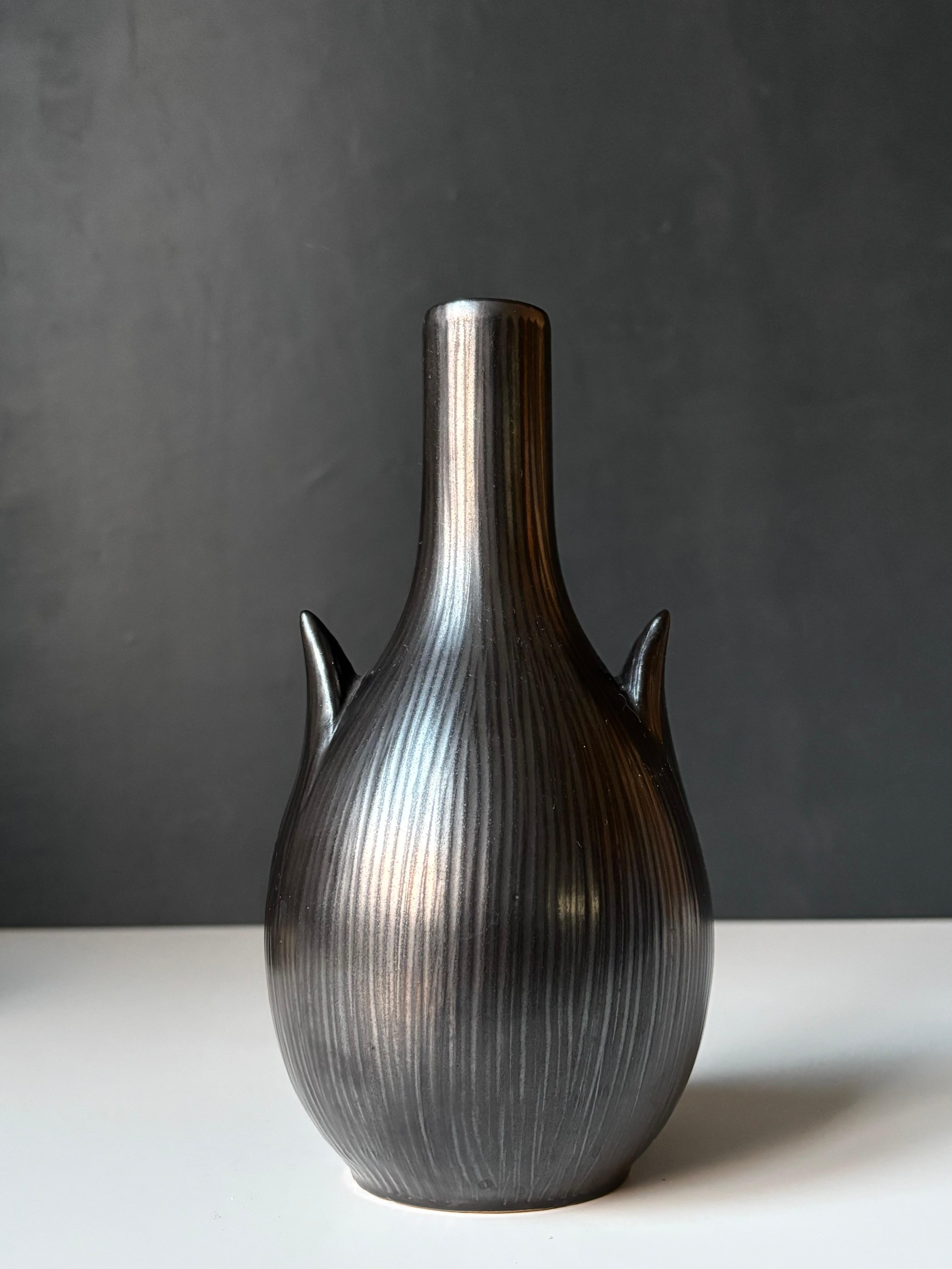 Fatto a mano Vaso in gres nero Ejvind Nielsen, Danimarca, anni '60 in vendita
