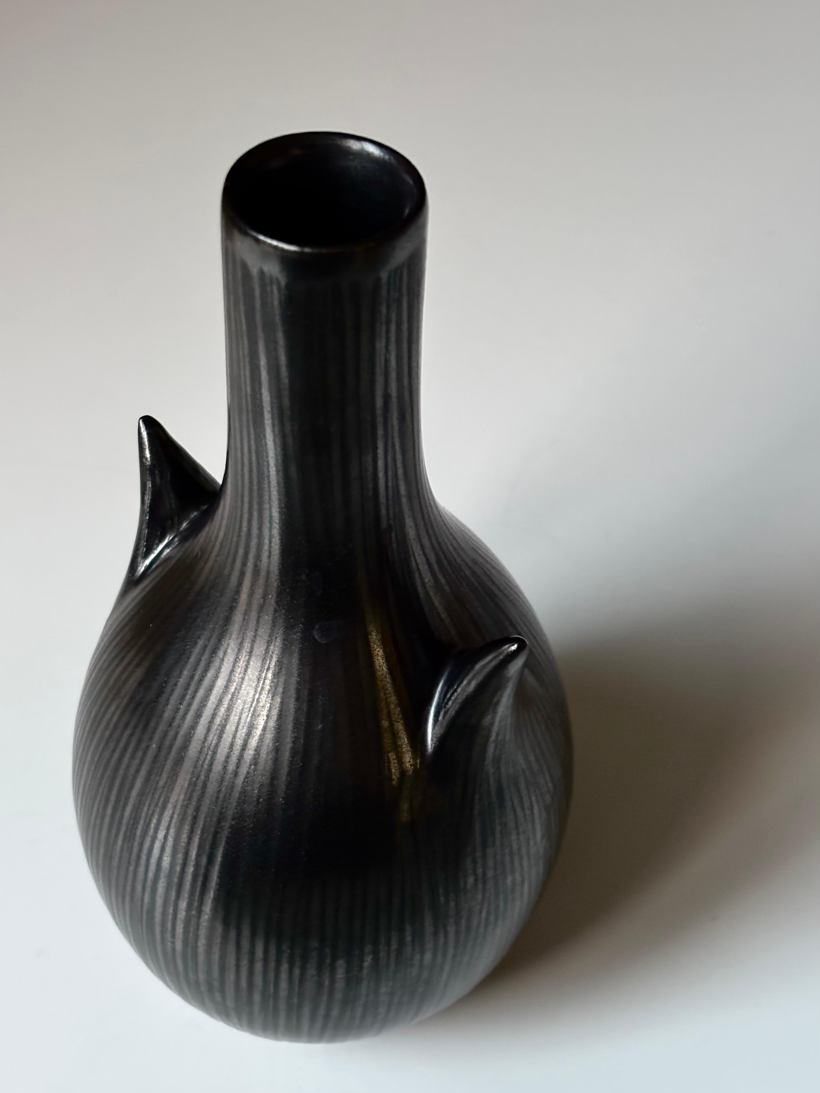 Vaso in gres nero Ejvind Nielsen, Danimarca, anni '60 In condizioni buone in vendita a Copenhagen, DK