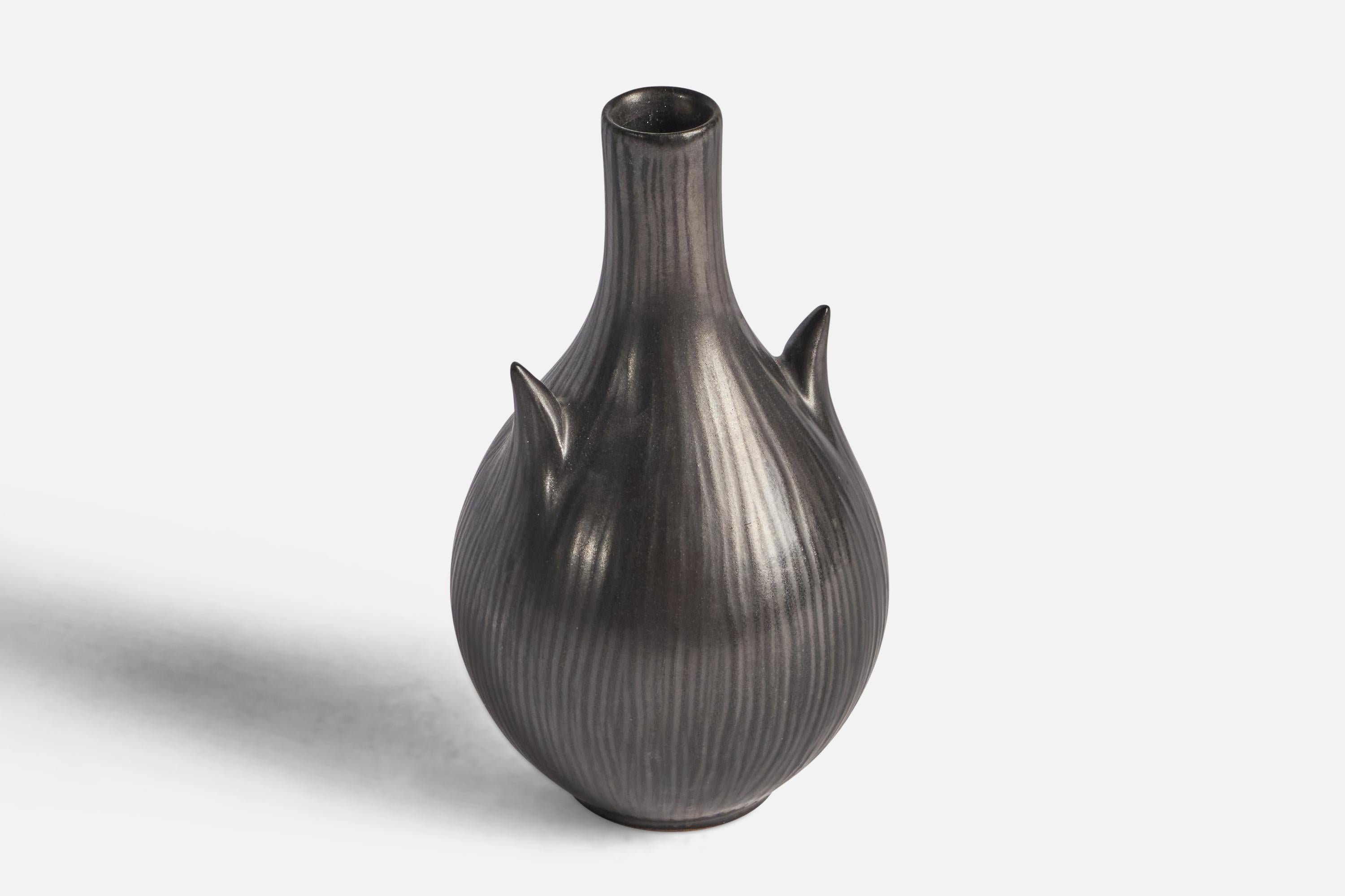 Mid-Century Modern Ejvind Nielsen, Vase, Stoneware, Denmark, 1960s For Sale