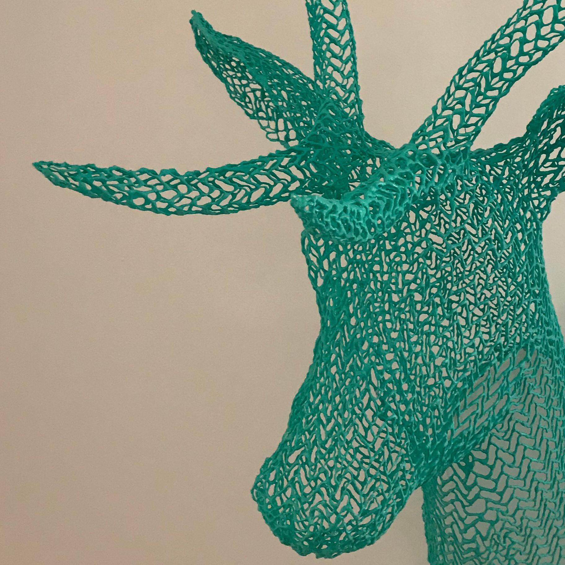 Green Waterdeer - Sculpture by Eka Acosta