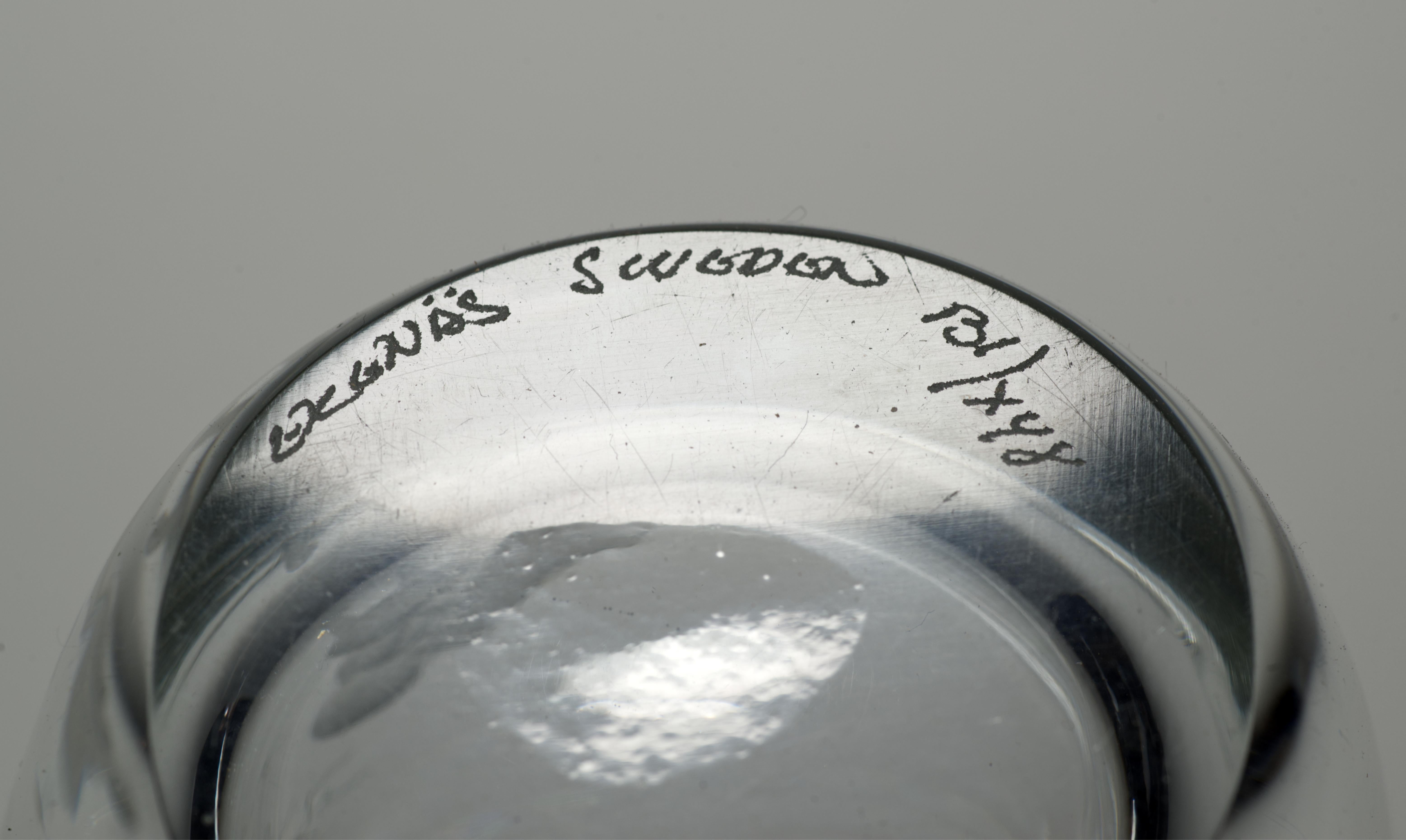 Vaso di cristallo inciso Ekenäs Sweden, si illumina ai raggi UV in vendita 4