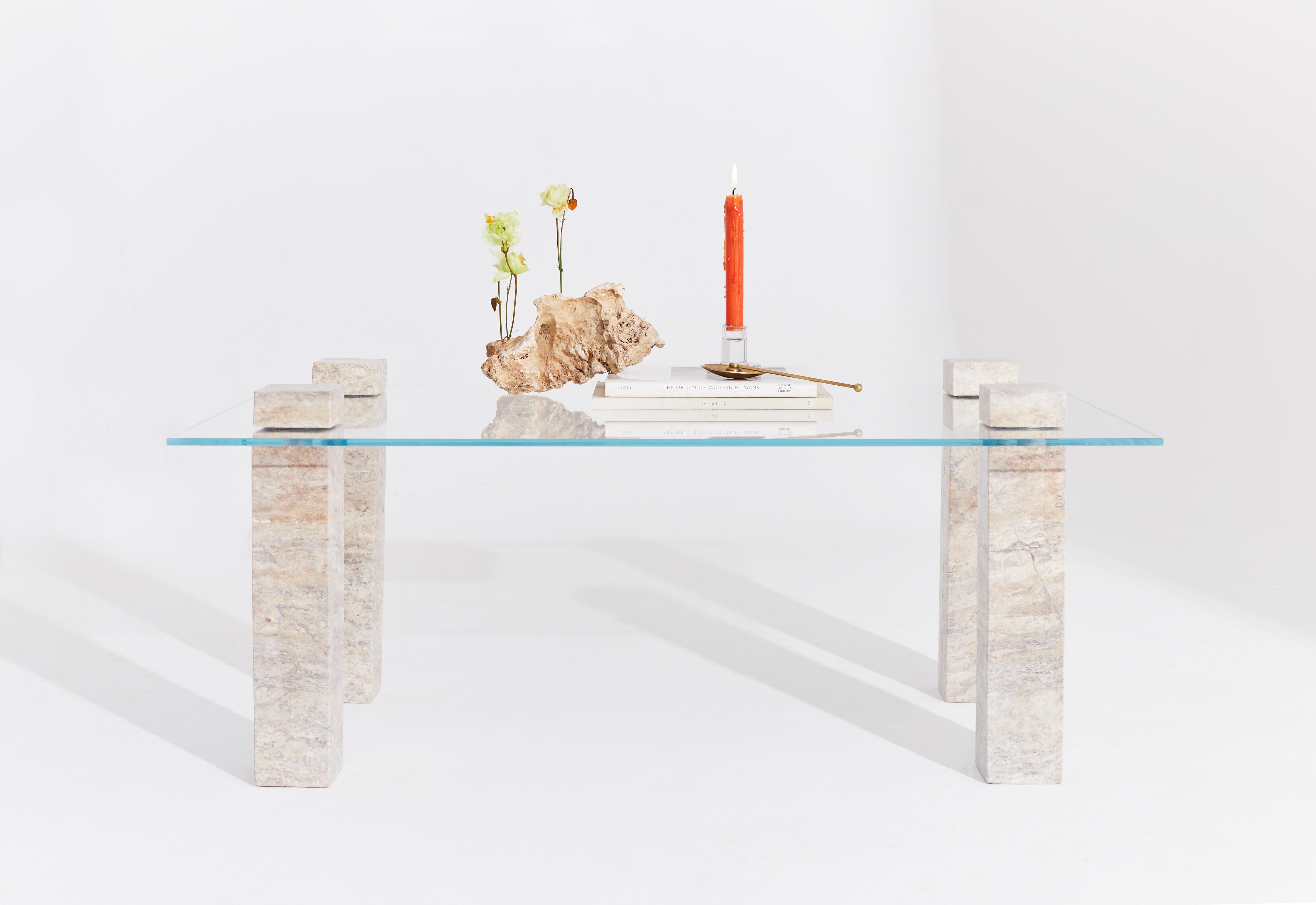 Autre Table basse Ekho en travertin argenté par RAFFINATO en vente