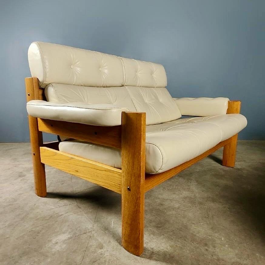 Mid-Century Modern Ekornes Amigo assorti Stressless Two Seater Sofa & fauteuil en cuir crème en vente