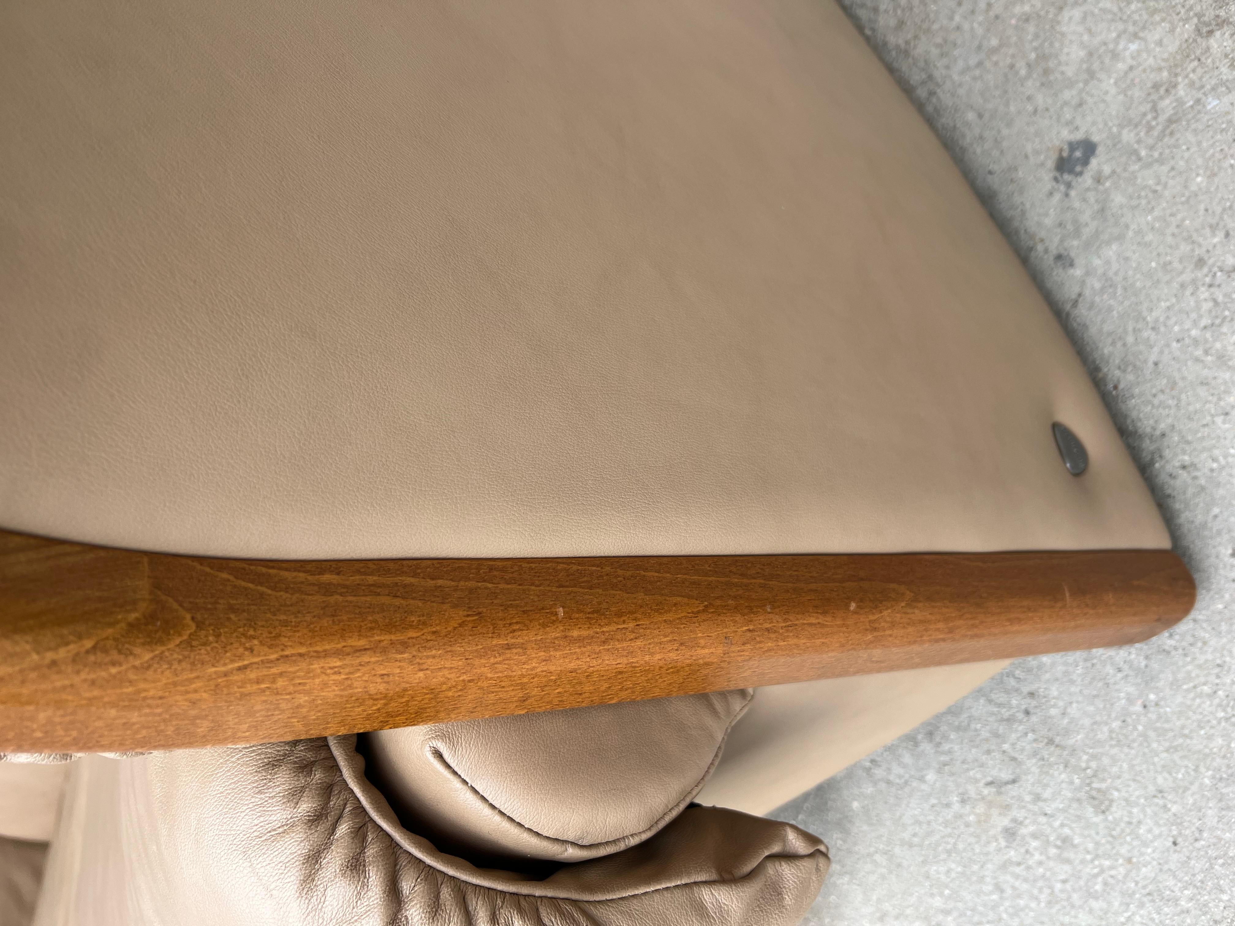 Contemporary EKORNES Collection Manhattan Sofa Beige Leather with Teak Frame