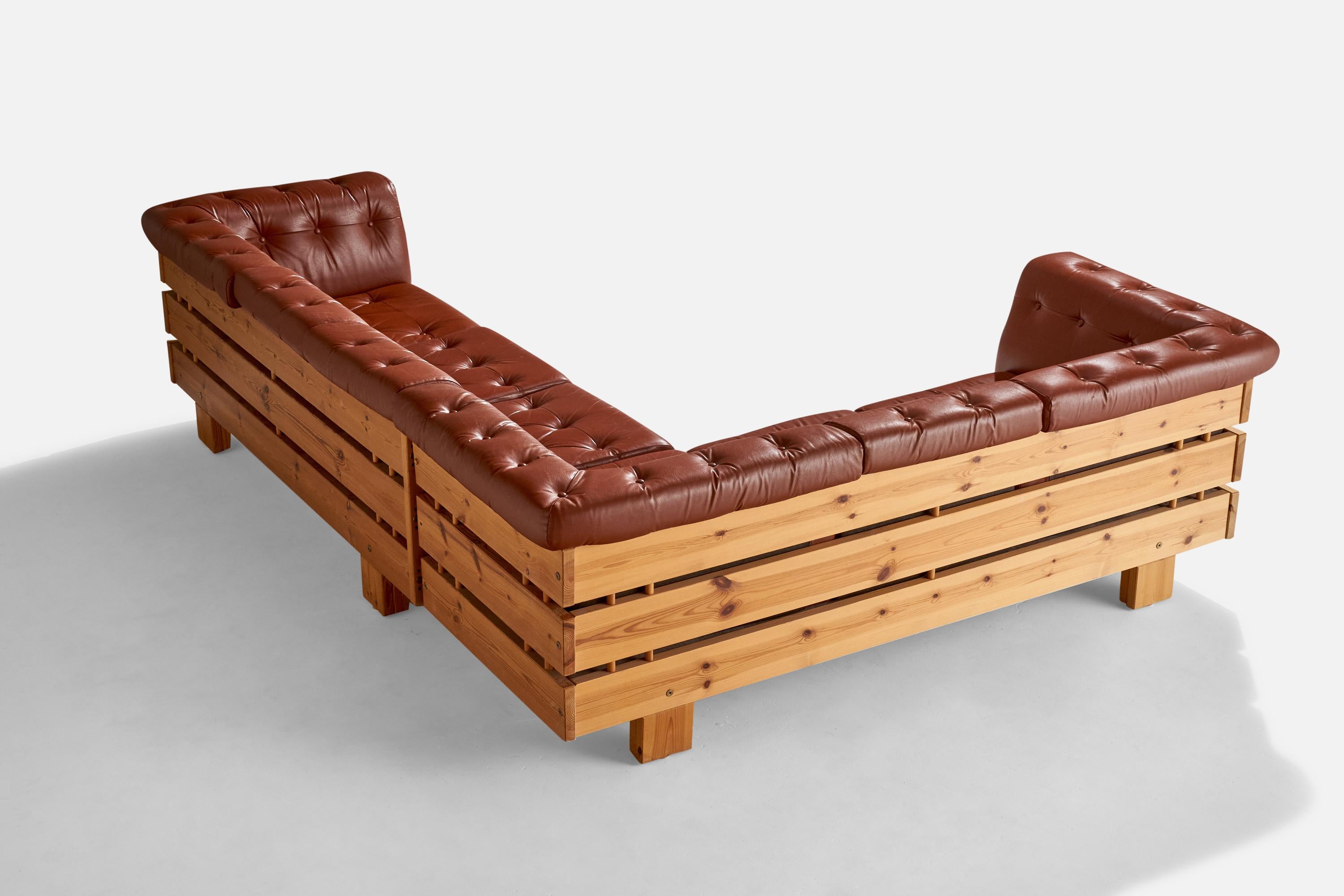Late 20th Century Ekornes Fabrikker, Sectional Sofa, Pine, Leather, Norway, 1970s