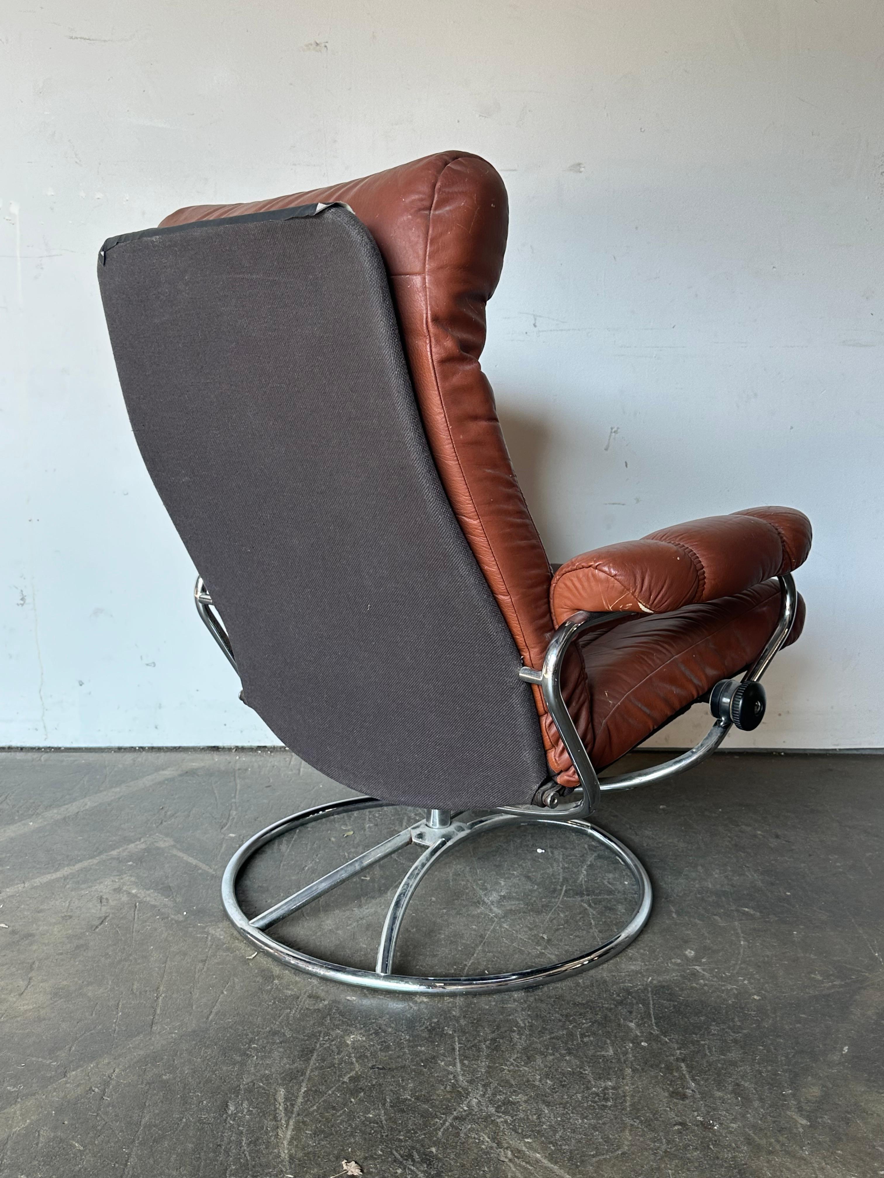 Ekornes Leather Stressless Lounge Chair and Ottoman in Burnt Orange For Sale 6
