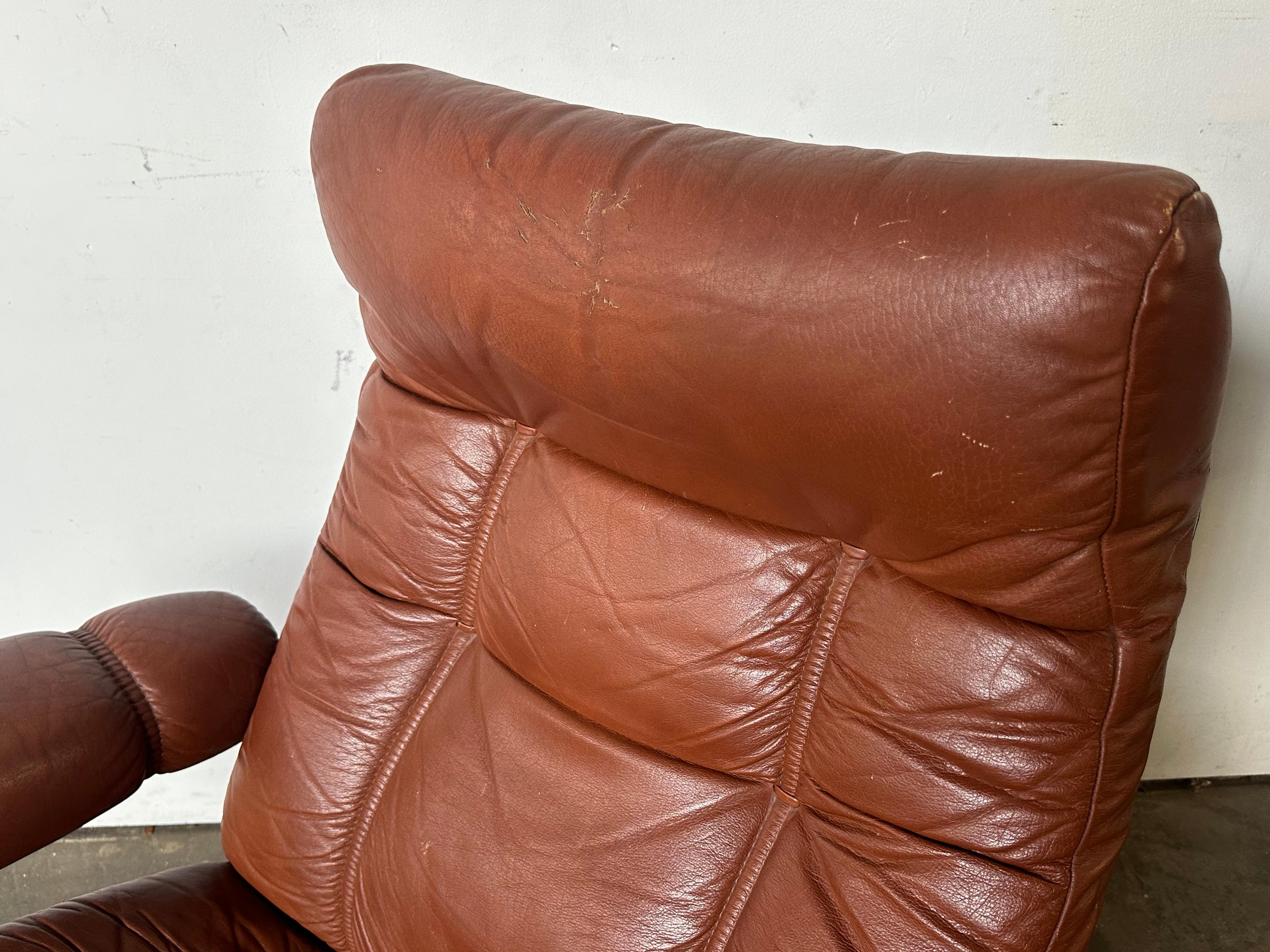 Ekornes Leather Stressless Lounge Chair and Ottoman in Burnt Orange For Sale 10