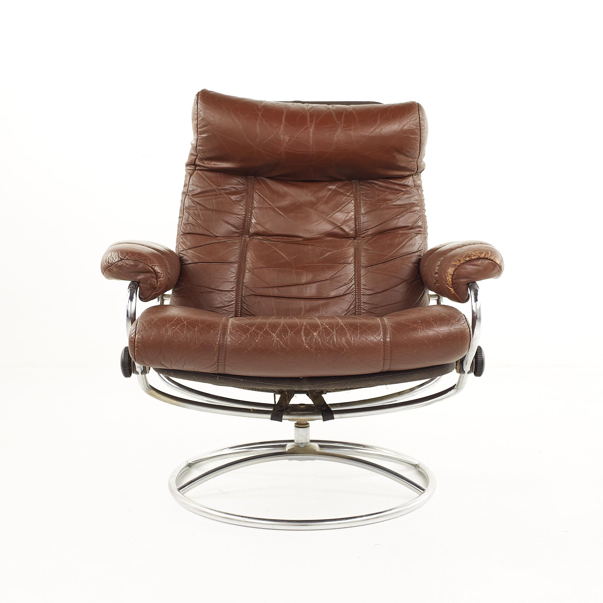 Ekornes Mid-Century Chrome and Leather Stressless Lounge Chair and Ottoman 2