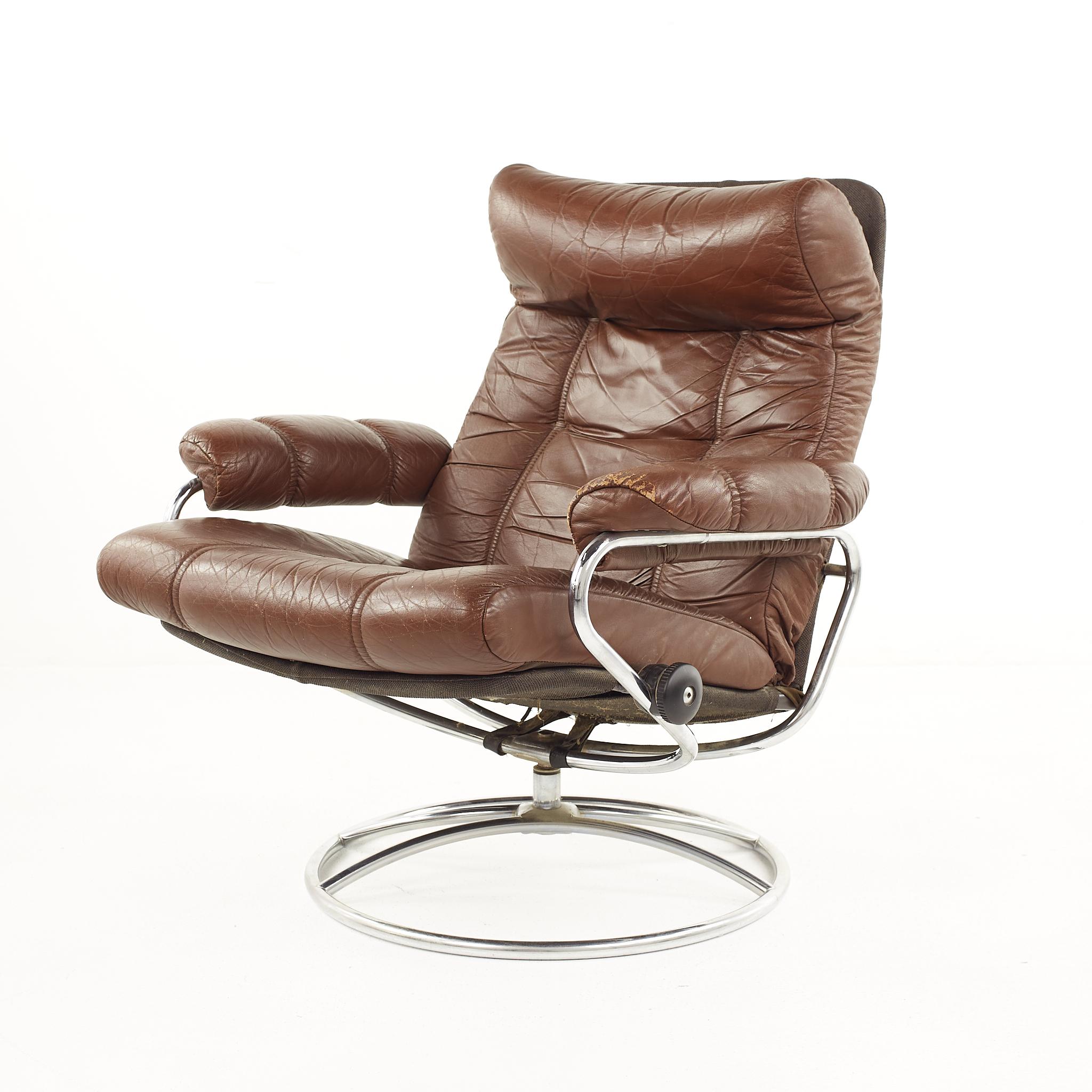 Ekornes Mid-Century Chrome and Leather Stressless Lounge Chair and Ottoman 3
