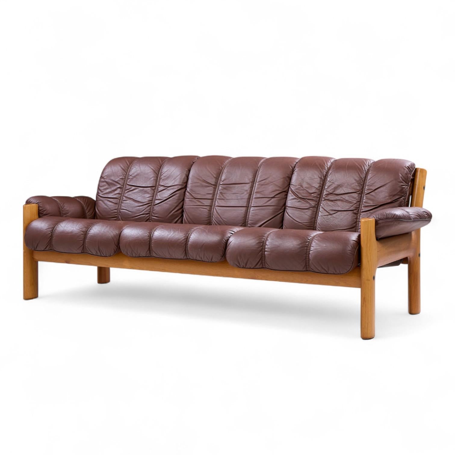 Mid-Century moderno Divano Montana in teak e pelle di Ekornes, metà del secolo scorso in vendita