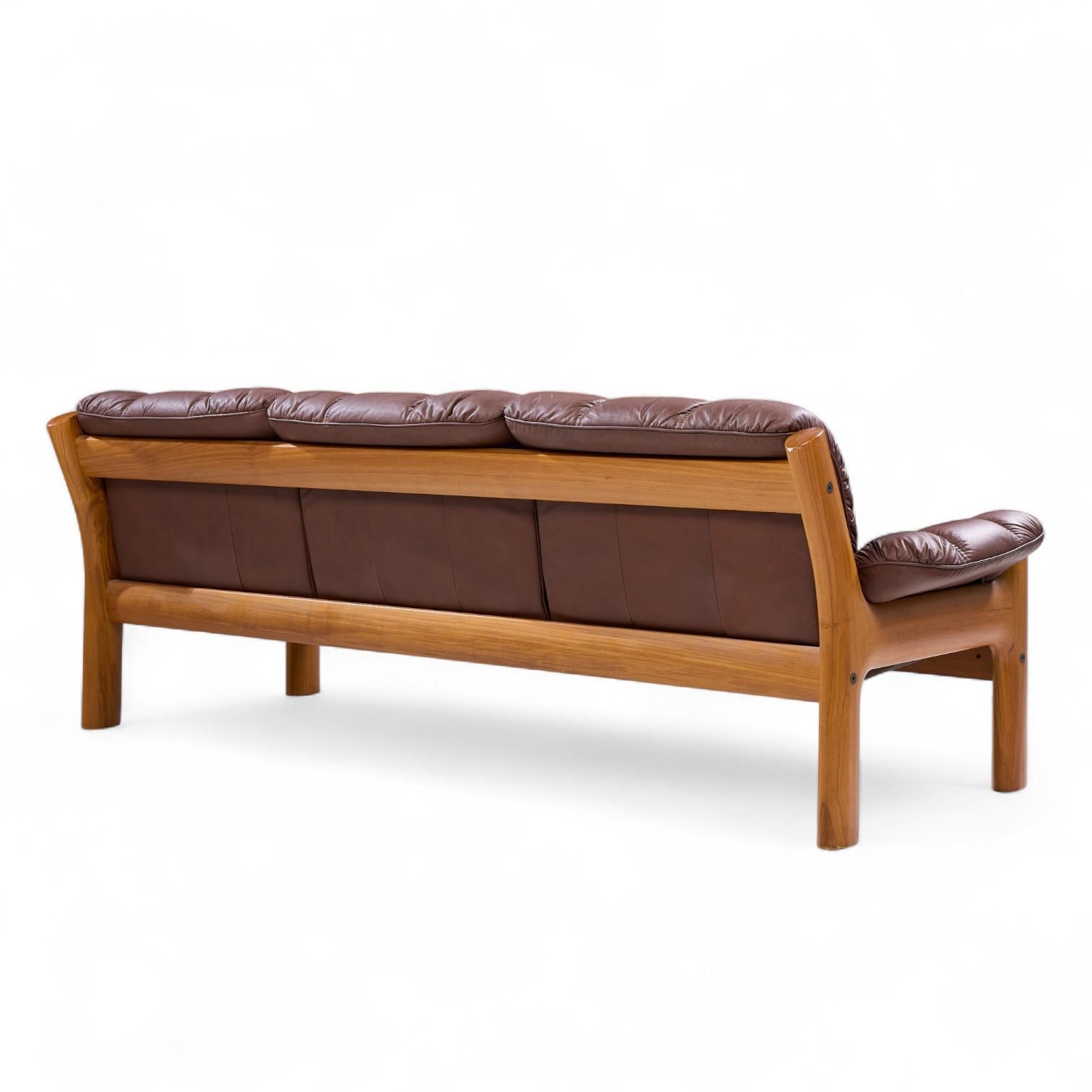 Pelle Divano Montana in teak e pelle di Ekornes, metà del secolo scorso in vendita