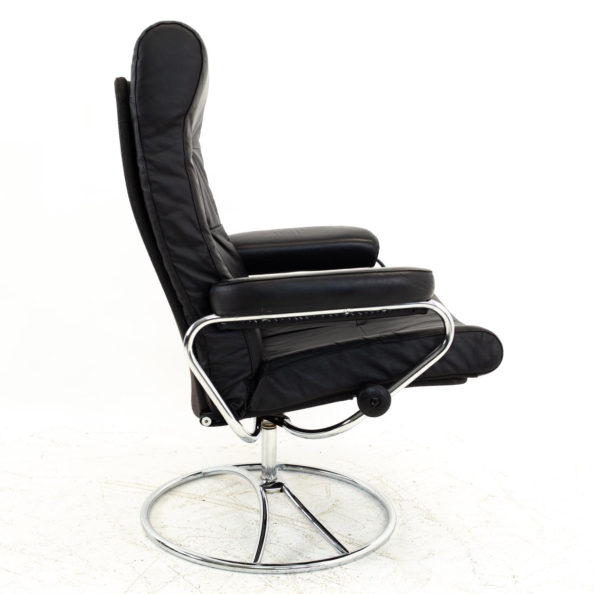 Ekornes Mid Century Black and Chrome Lounge Chair and Ottoman In Good Condition In Countryside, IL