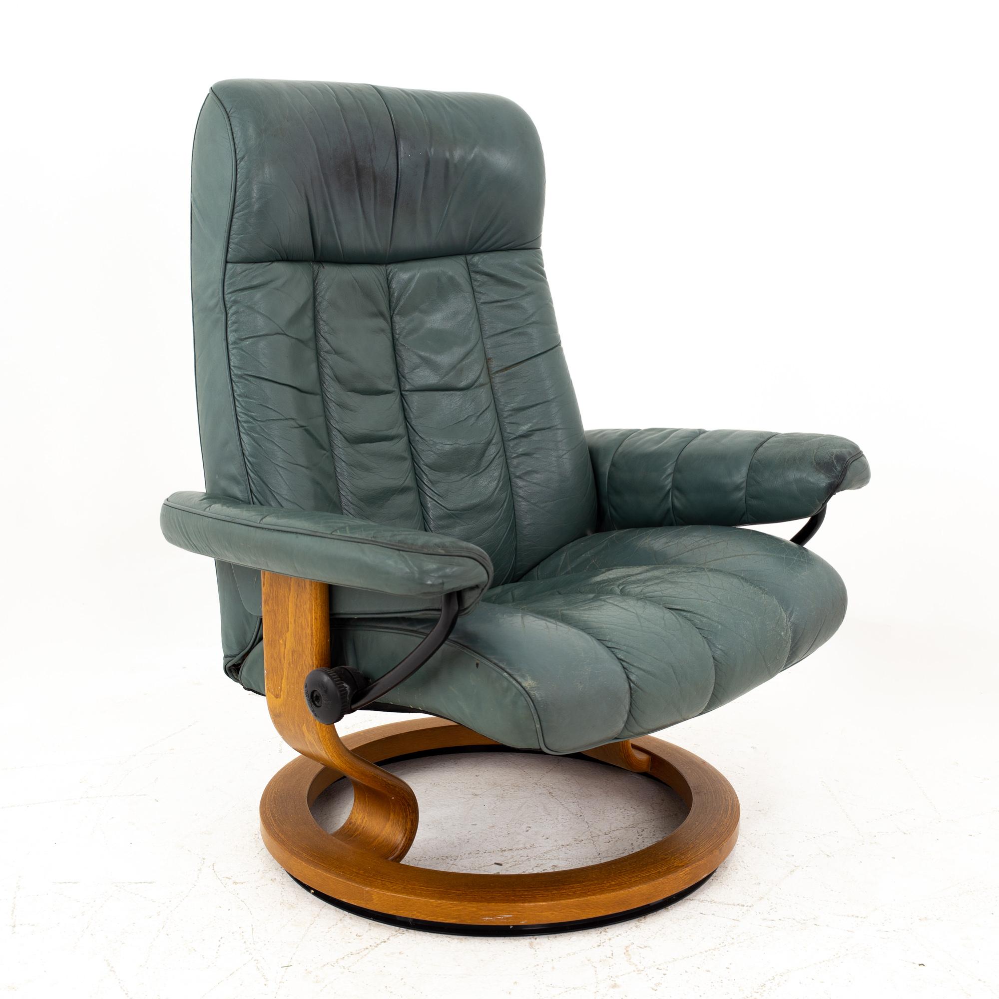20th Century Ekornes Midcentury Gray Stressless Lounge Chair and Ottoman