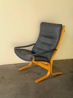 Ekornes Norwegian Lounge Chair – MCM Grey Leather & Bentwood Frame Armchair