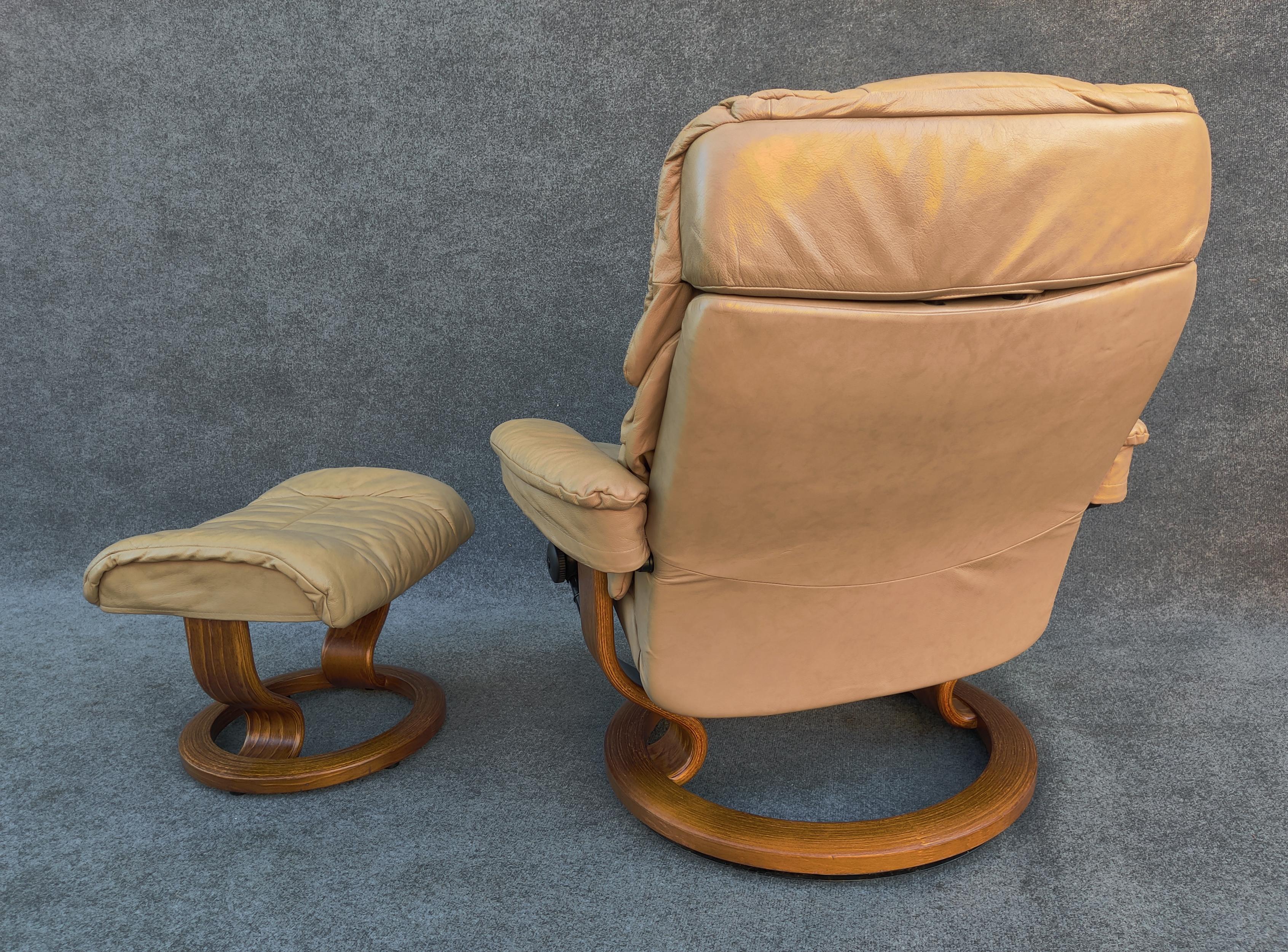 Ekornes Stressless Adjustable Sandstone Leather Recliner Ottoman Norway Medium For Sale 1