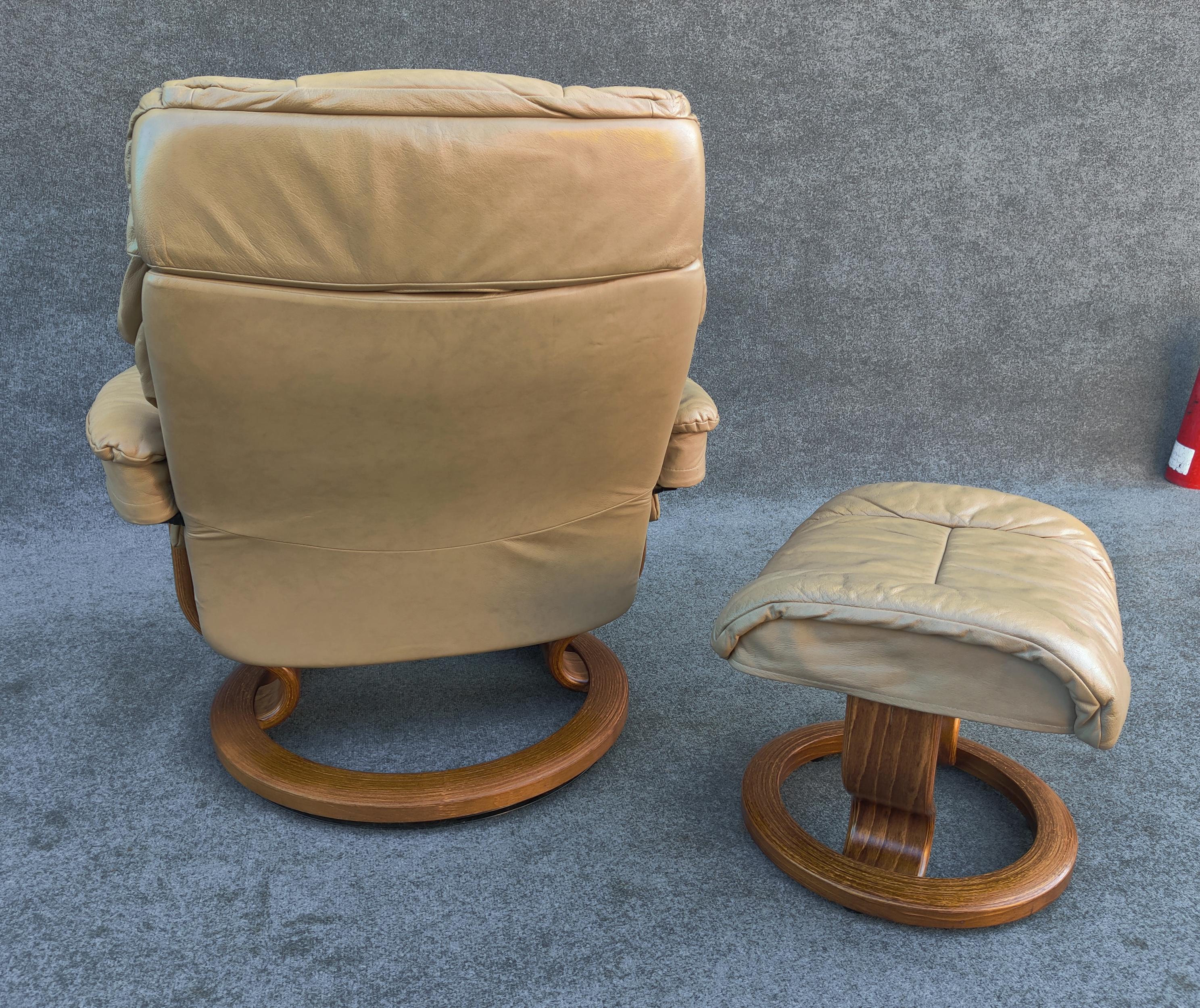 Ekornes Stressless Adjustable Sandstone Leather Recliner Ottoman Norway Medium For Sale 2