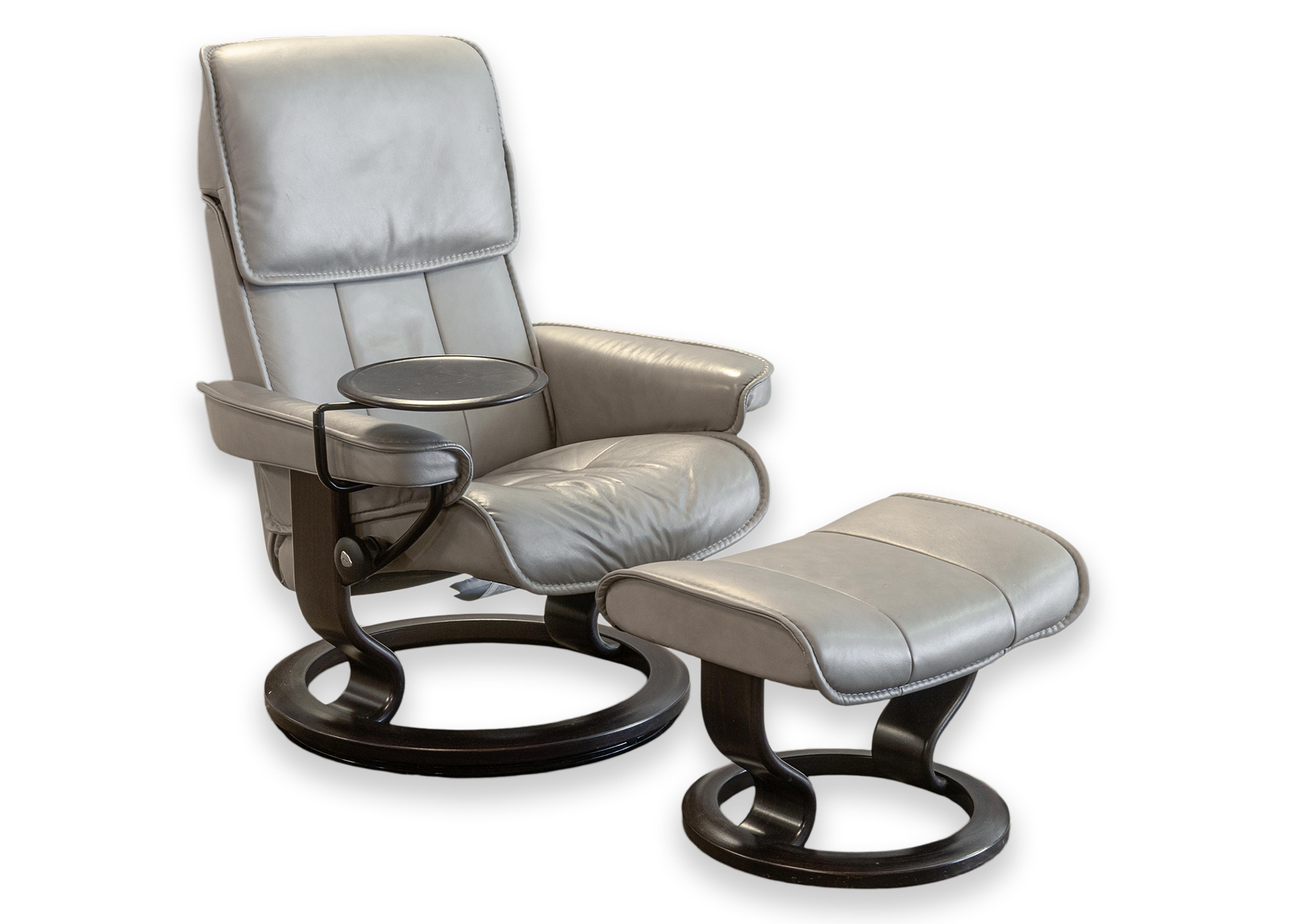 Ekornes Stressless Admiral Classic Base Grau Loungesessel mit Tisch und Ottomane im Angebot 4
