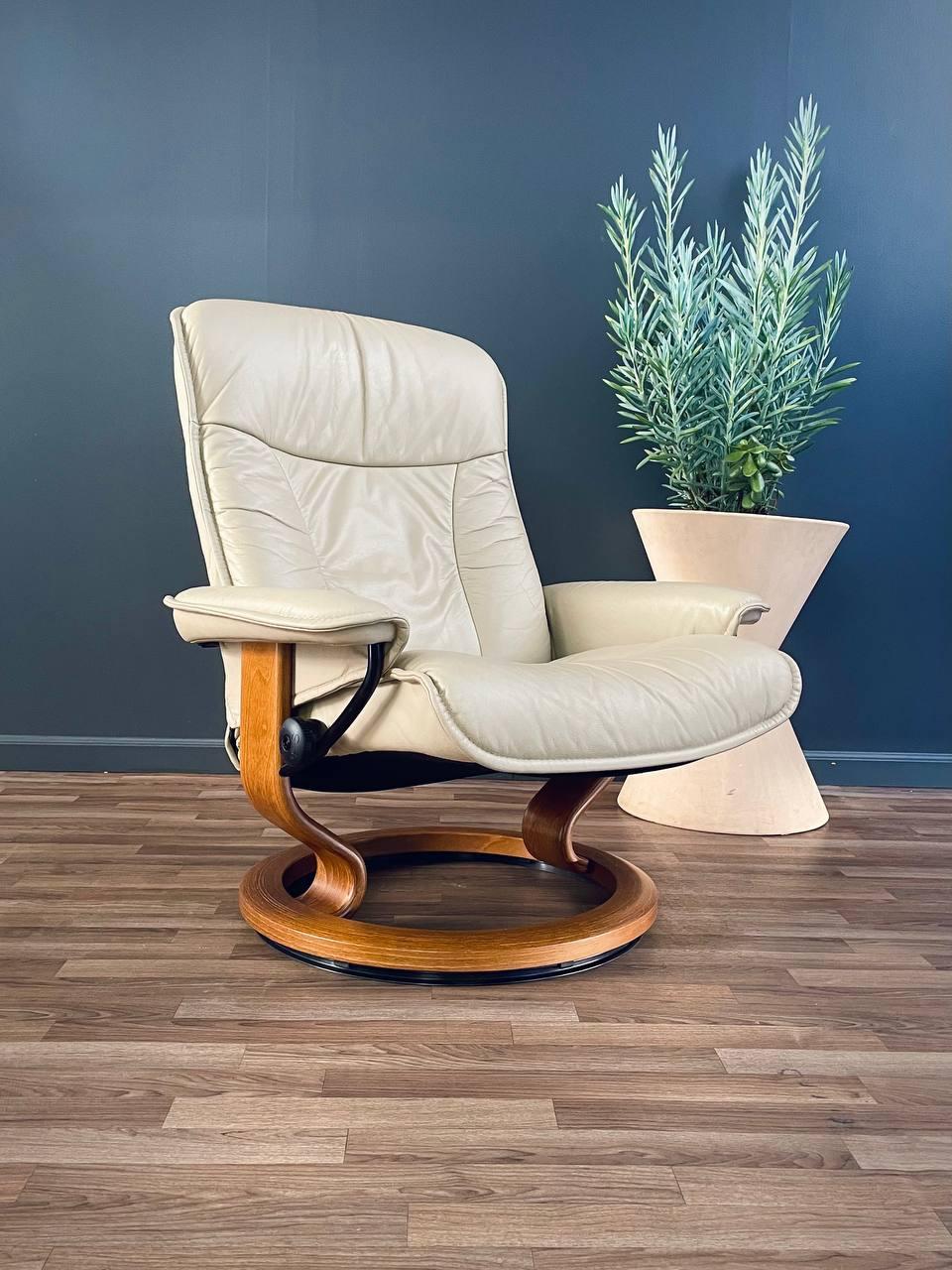 Post-Modern Ekornes Stressless Beige Leather Reclining Swivel Lounge Chair