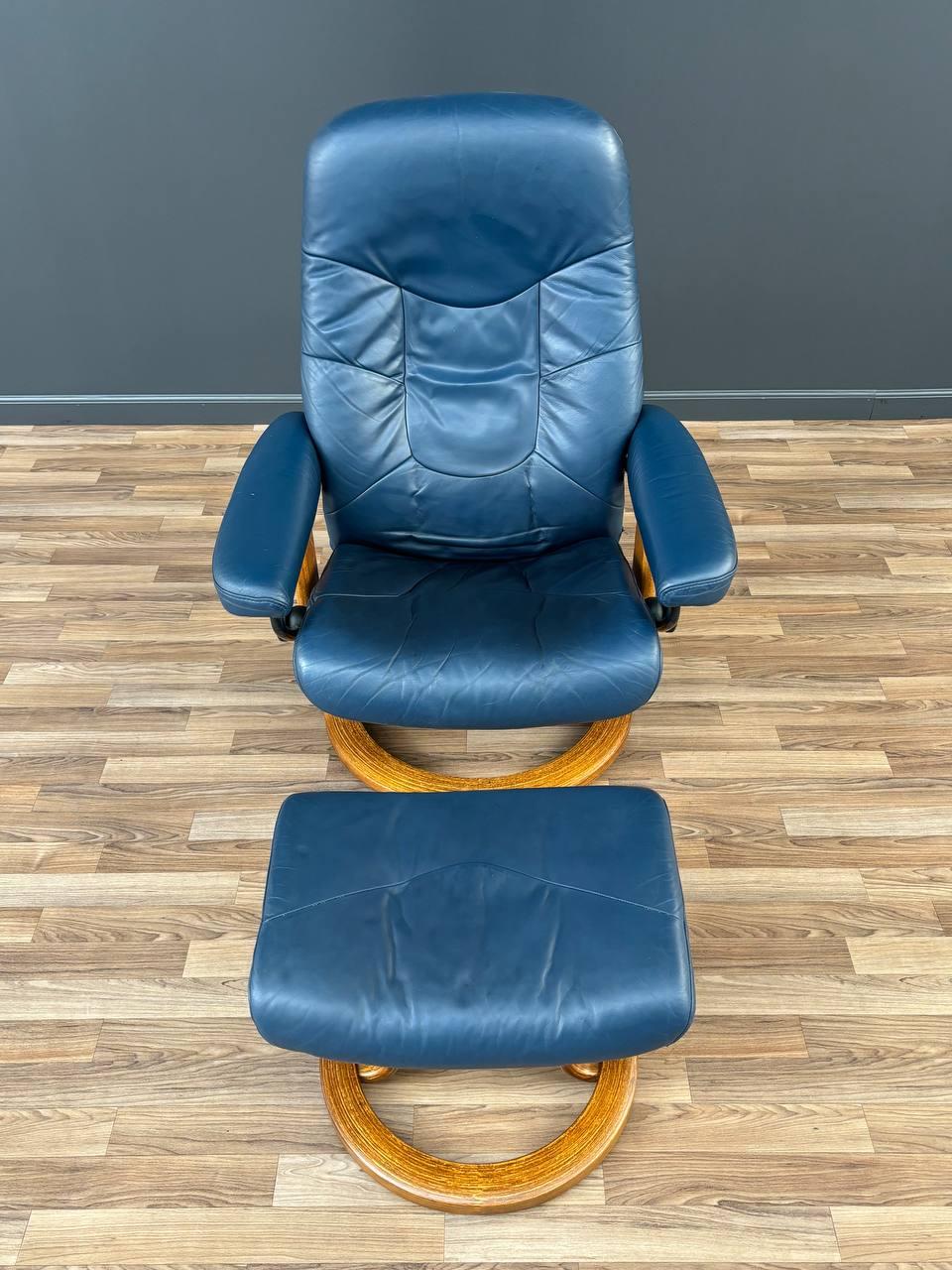 Late 20th Century Ekornes Stressless Blue Leather Reclining Swivel Lounge Chair with End Table & O For Sale