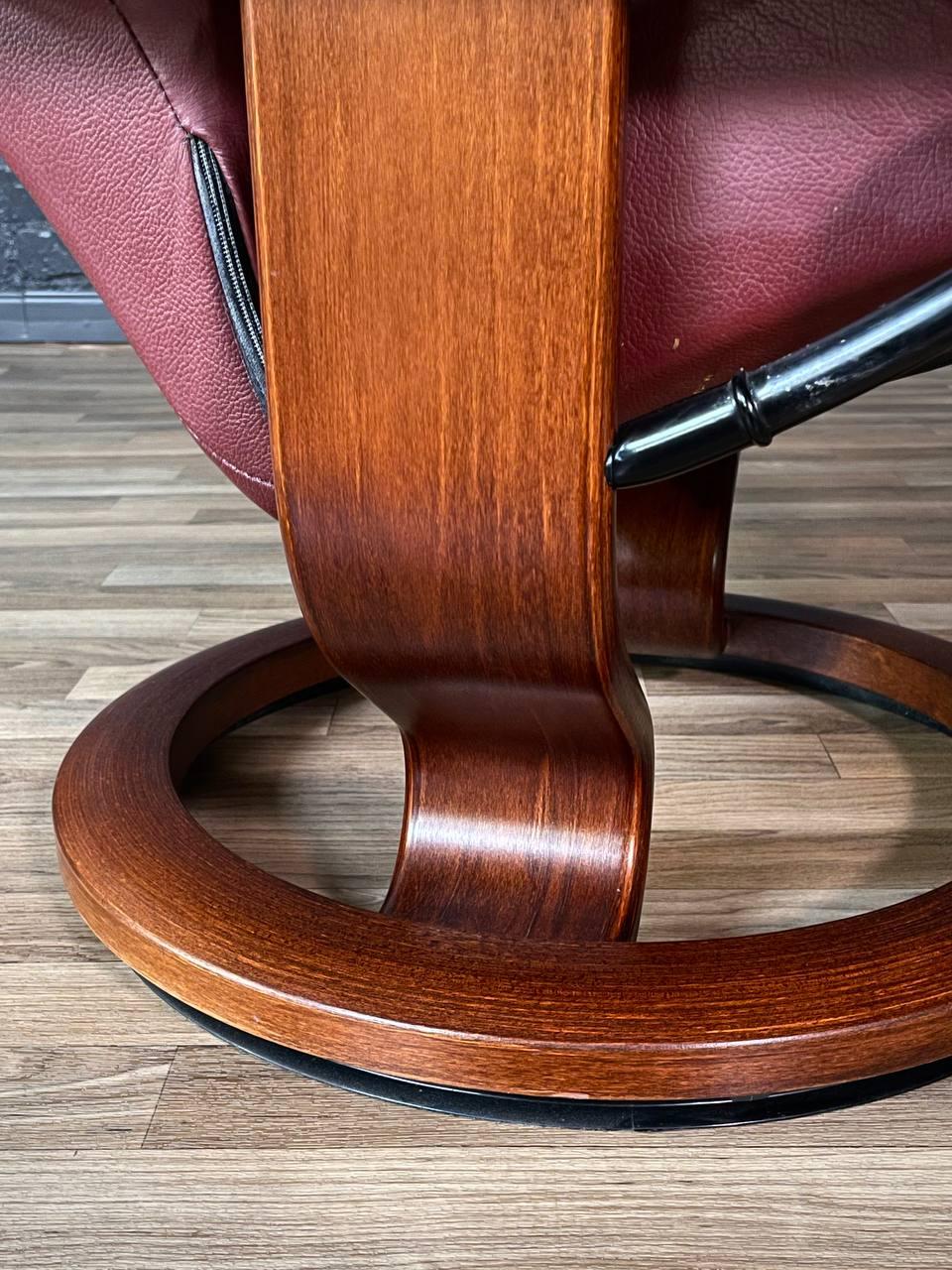 Ekornes Stressless Burgundy Leather Reclining Swivel Lounge Chair w/ Ottoman For Sale 3